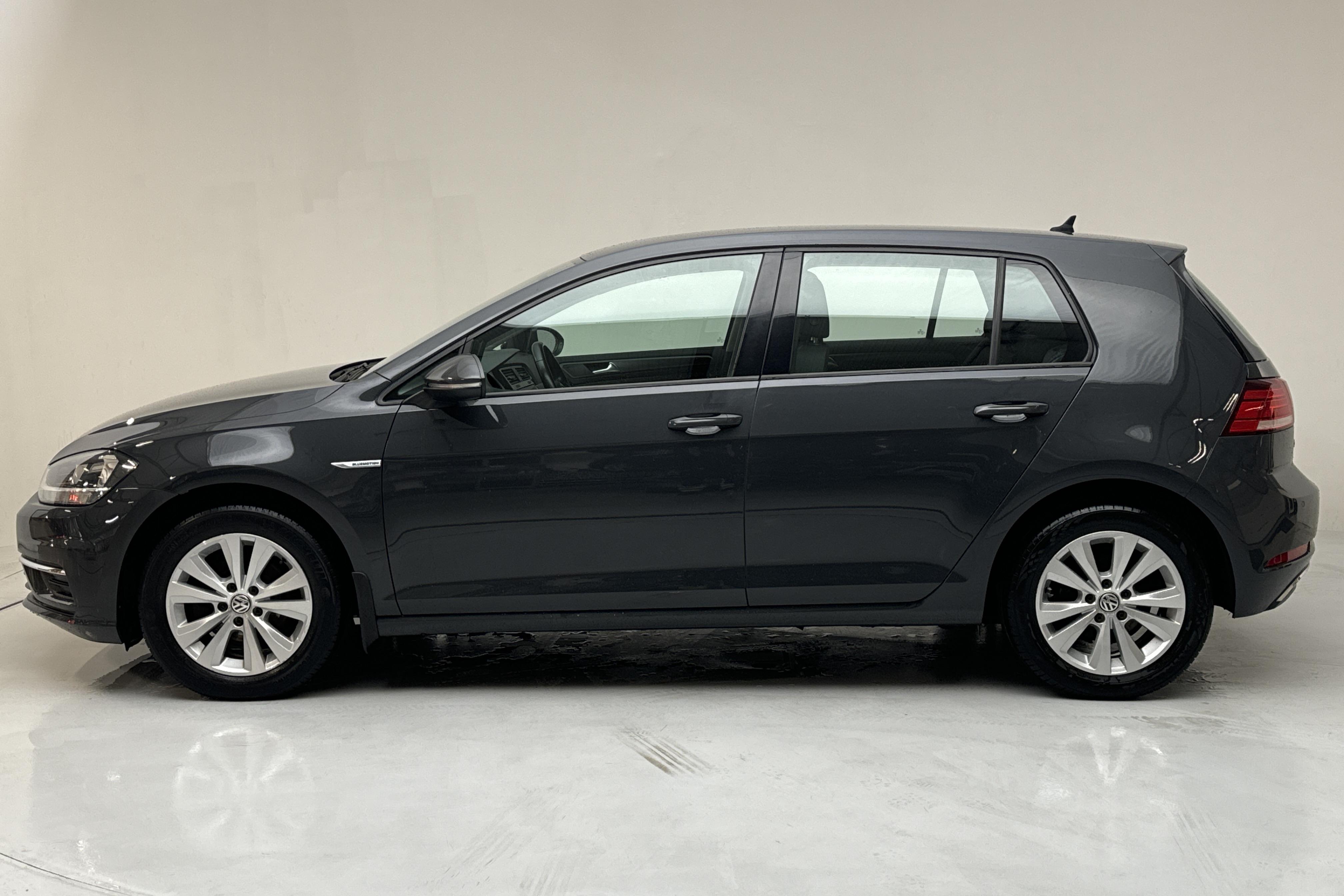 VW Golf VII 1.4 TGI 5dr (110hk) - 87 990 km - Manuaalinen - Dark Grey - 2018