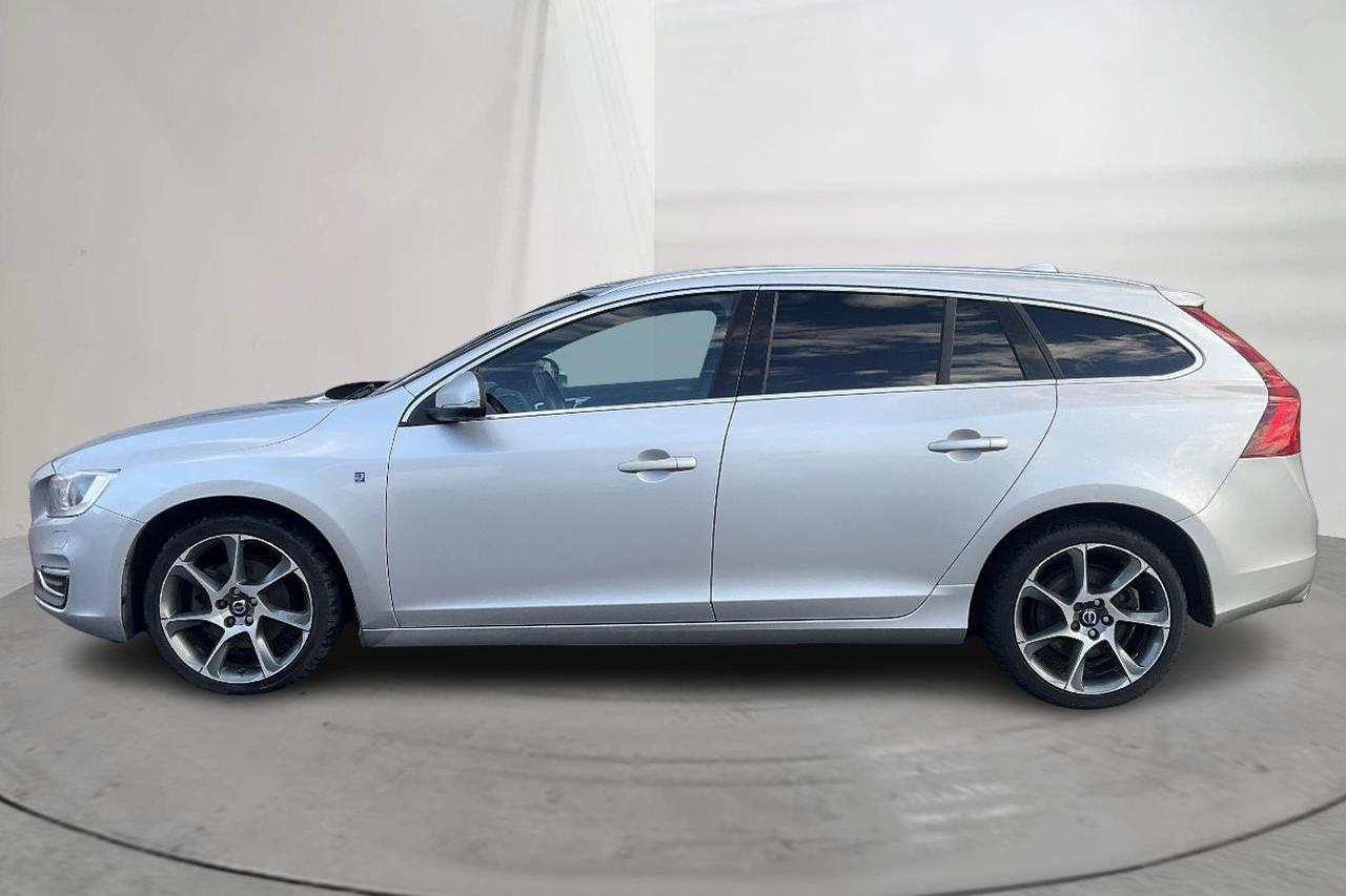 Volvo V60 D4 (181hk) - 17 237 mil - Manuell - silver - 2015