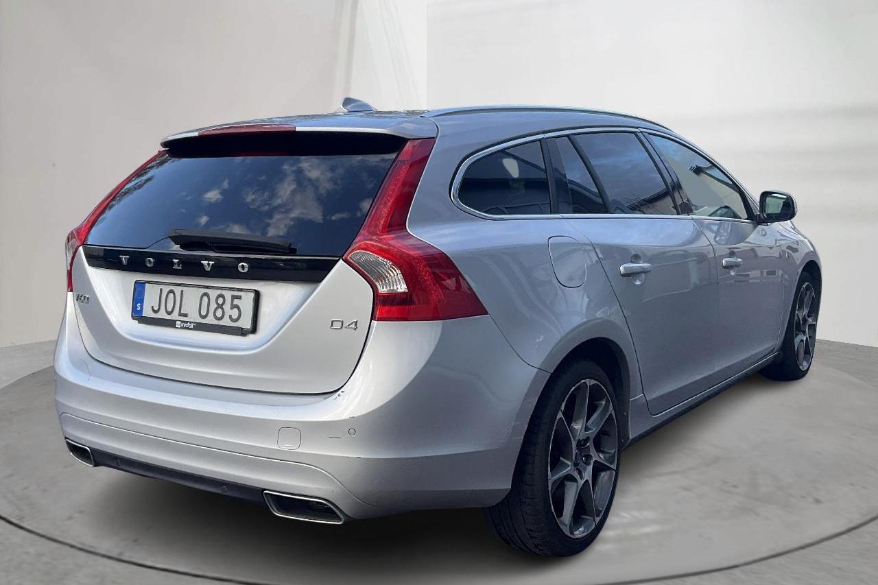 Volvo V60 D4 (181hk) - 172 370 km - Manuaalinen - hopea - 2015