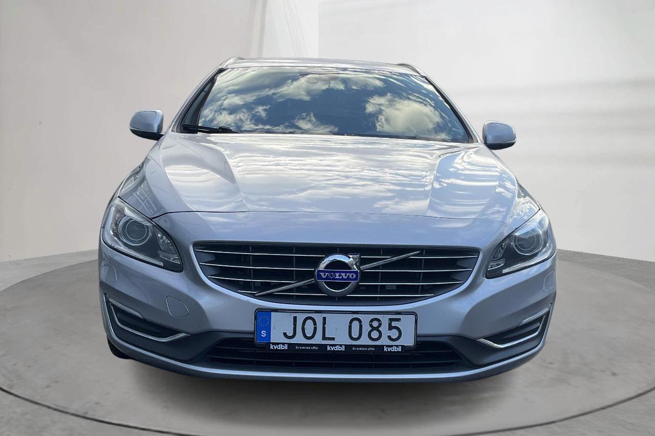 Volvo V60 D4 (181hk) - 172 370 km - Manualna - srebro - 2015