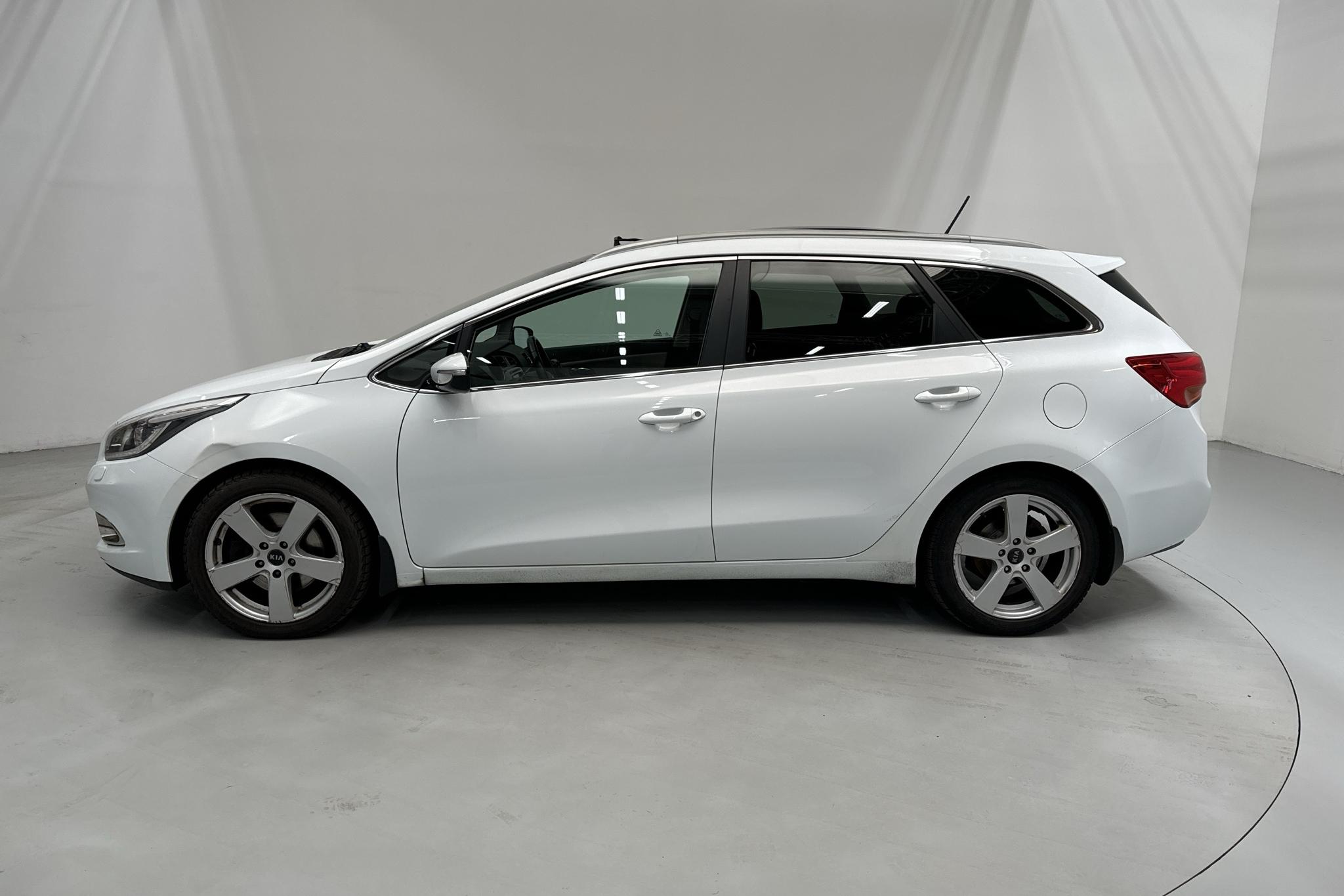 KIA Cee'd 1.6 CRDi SW (128hk) - 19 552 mil - Manuell - vit - 2015