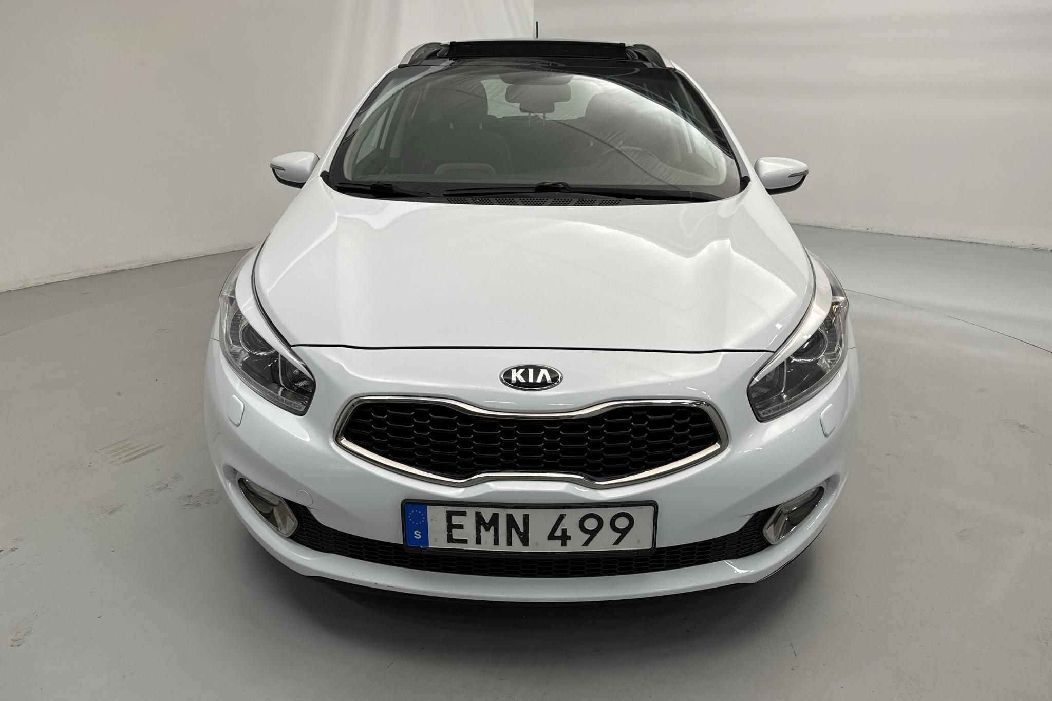 KIA Cee'd 1.6 CRDi SW (128hk) - 195 520 km - Manual - white - 2015