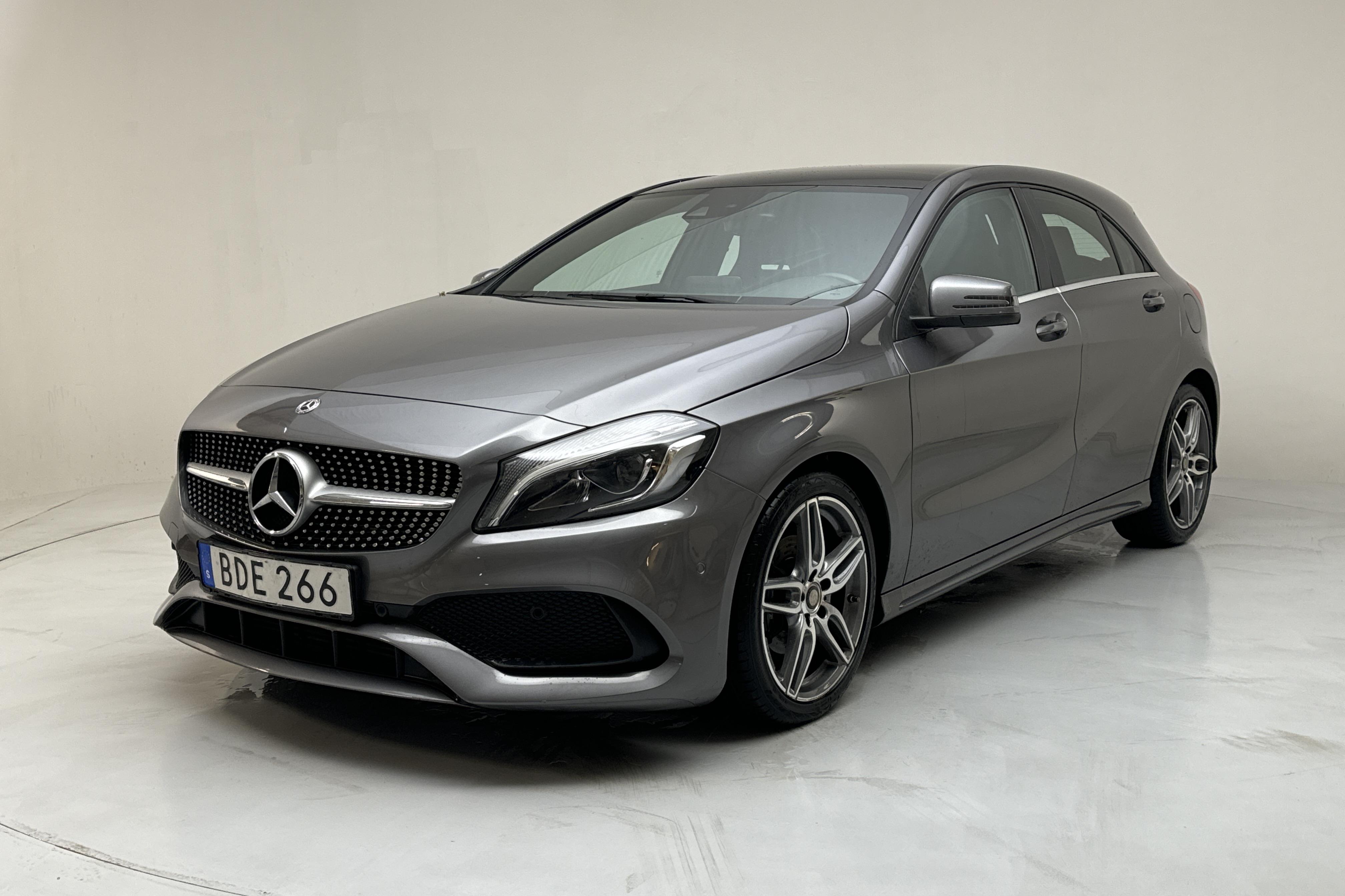 Mercedes A 180 d 5dr W176 (109hk) - 88 060 km - Automatic - Dark Grey - 2018