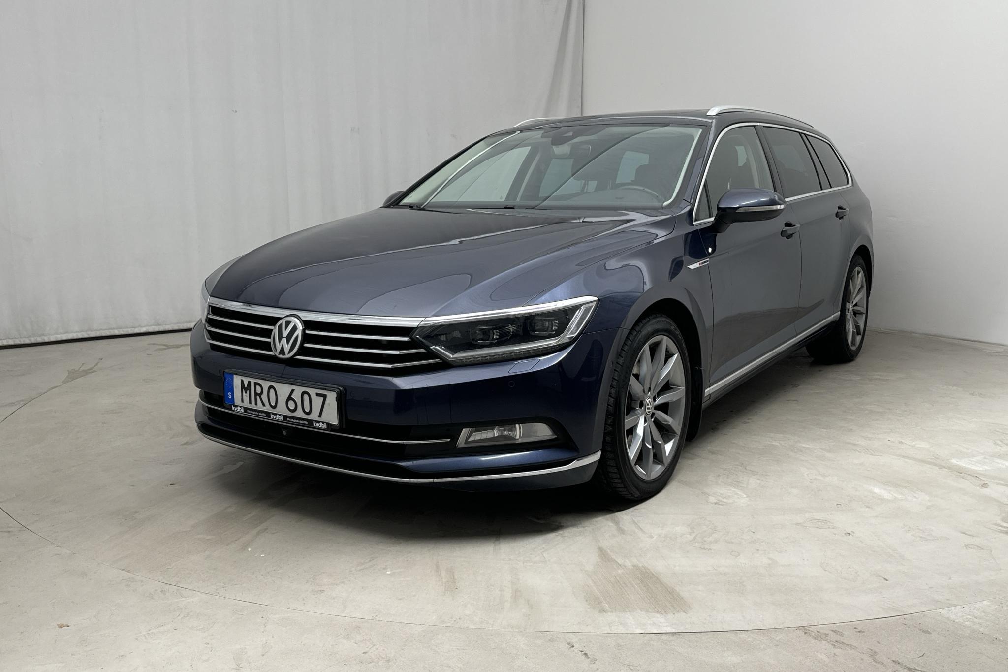 VW Passat 2.0 TDI BiTurbo Sportscombi 4MOTION (240hk) - 145 010 km - Automaattinen - Dark Blue - 2015