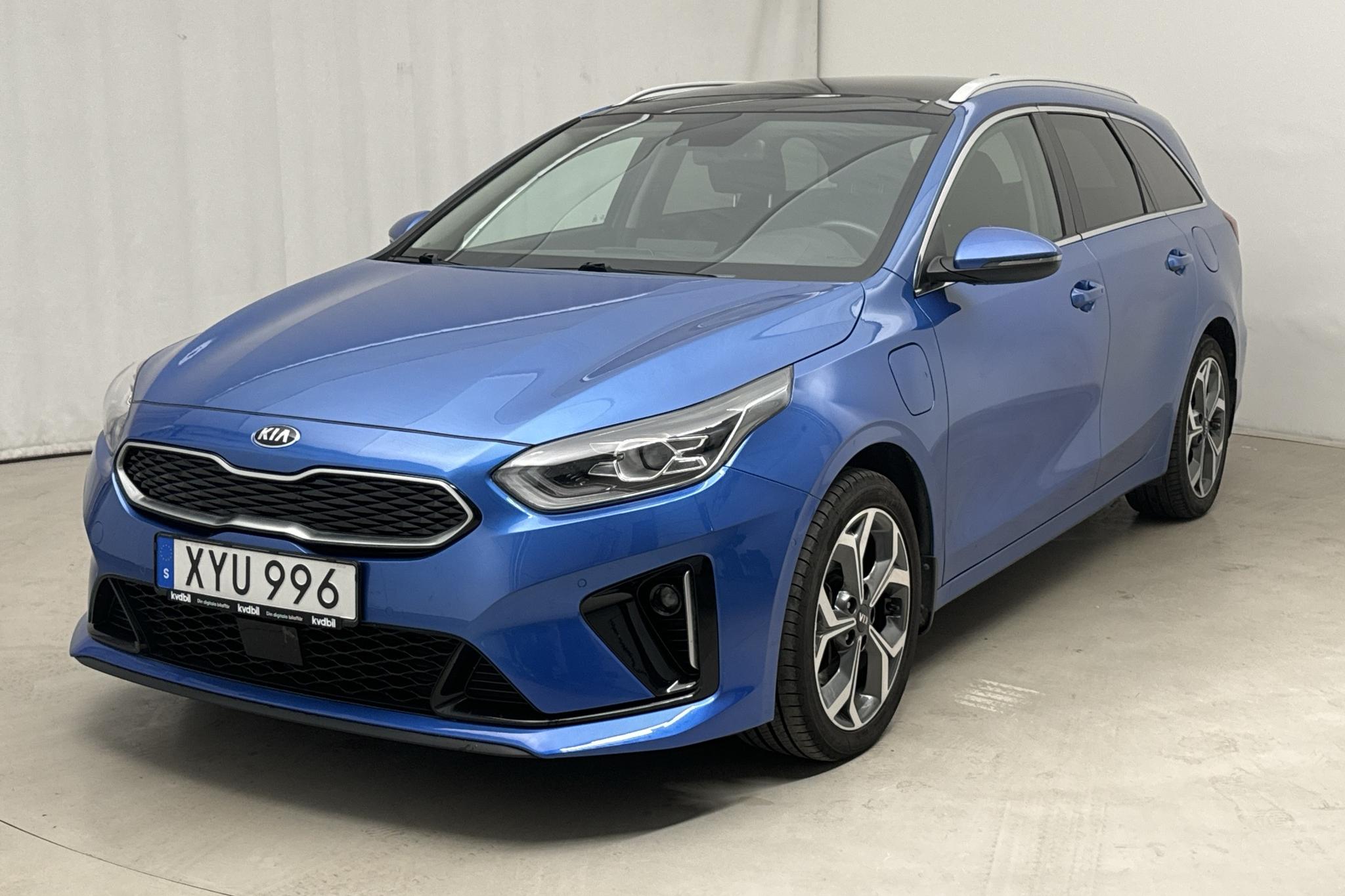 KIA Ceed 1.6 Plug-in Hybrid SW (141hk) - 78 250 km - Automatyczna - niebieski - 2020