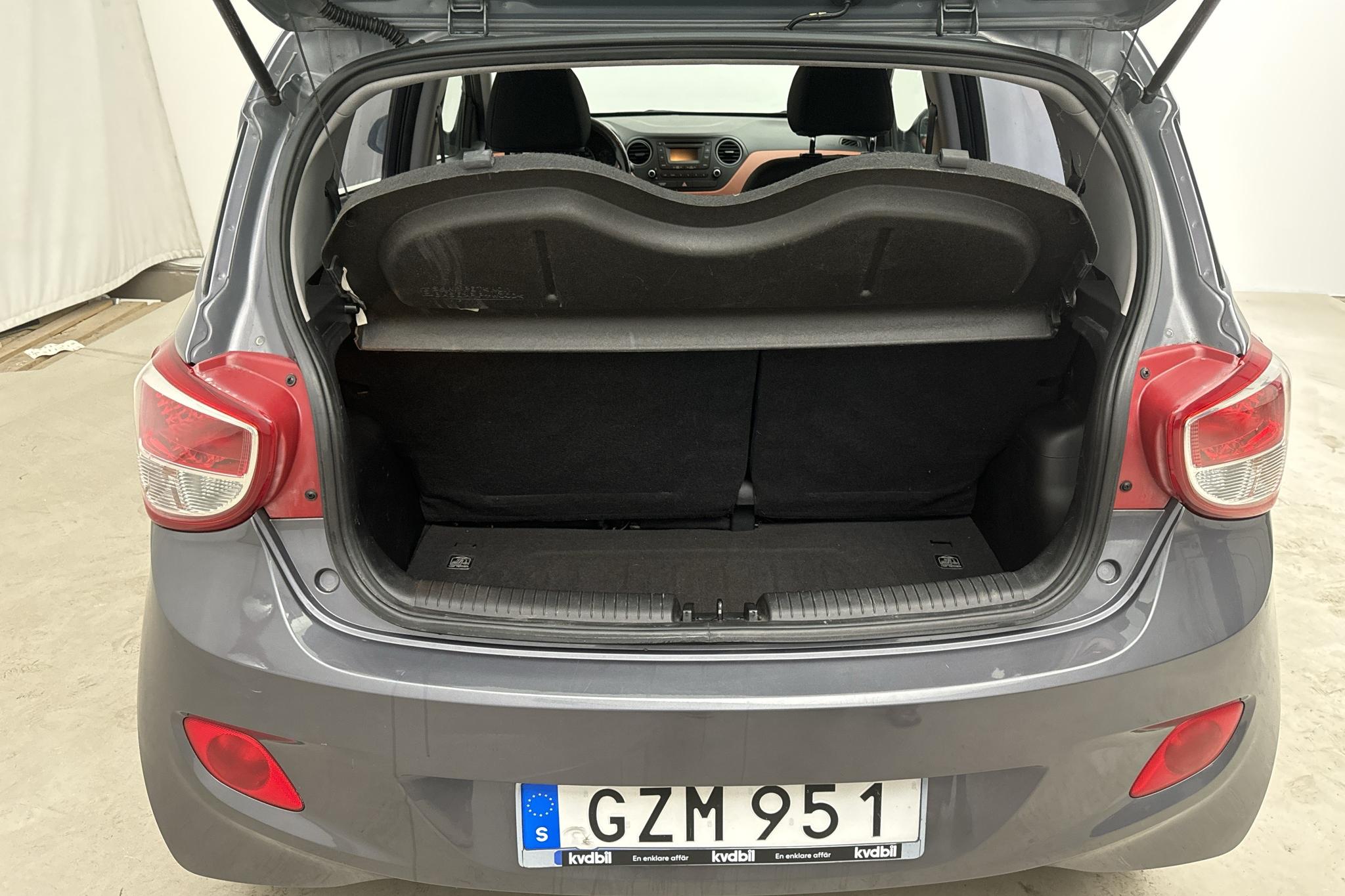 Hyundai i10 1.0 (66hk) - 129 860 km - Käsitsi - Dark Grey - 2016