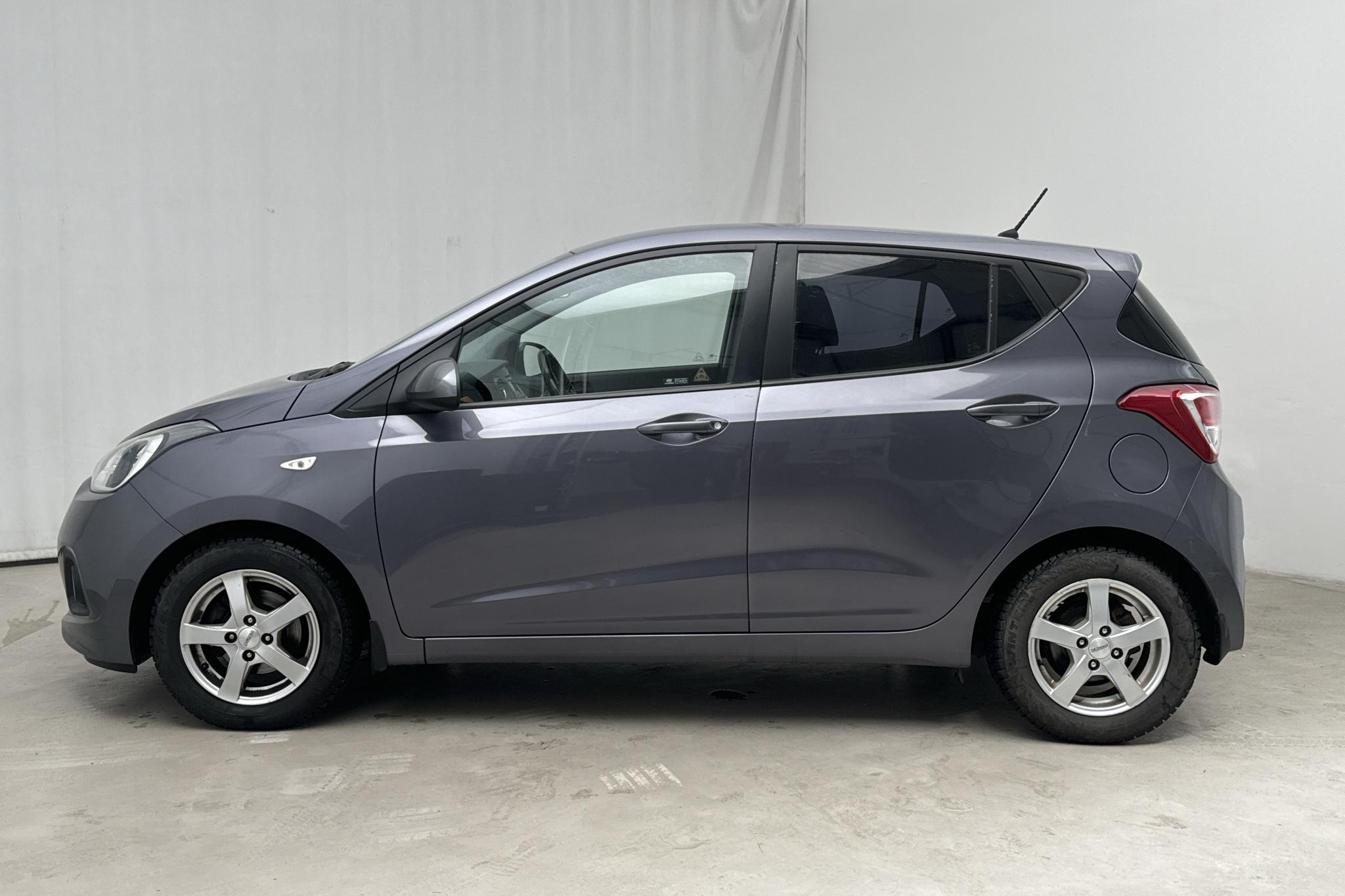 Hyundai i10 1.0 (66hk) - 129 860 km - Manuaalinen - Dark Grey - 2016