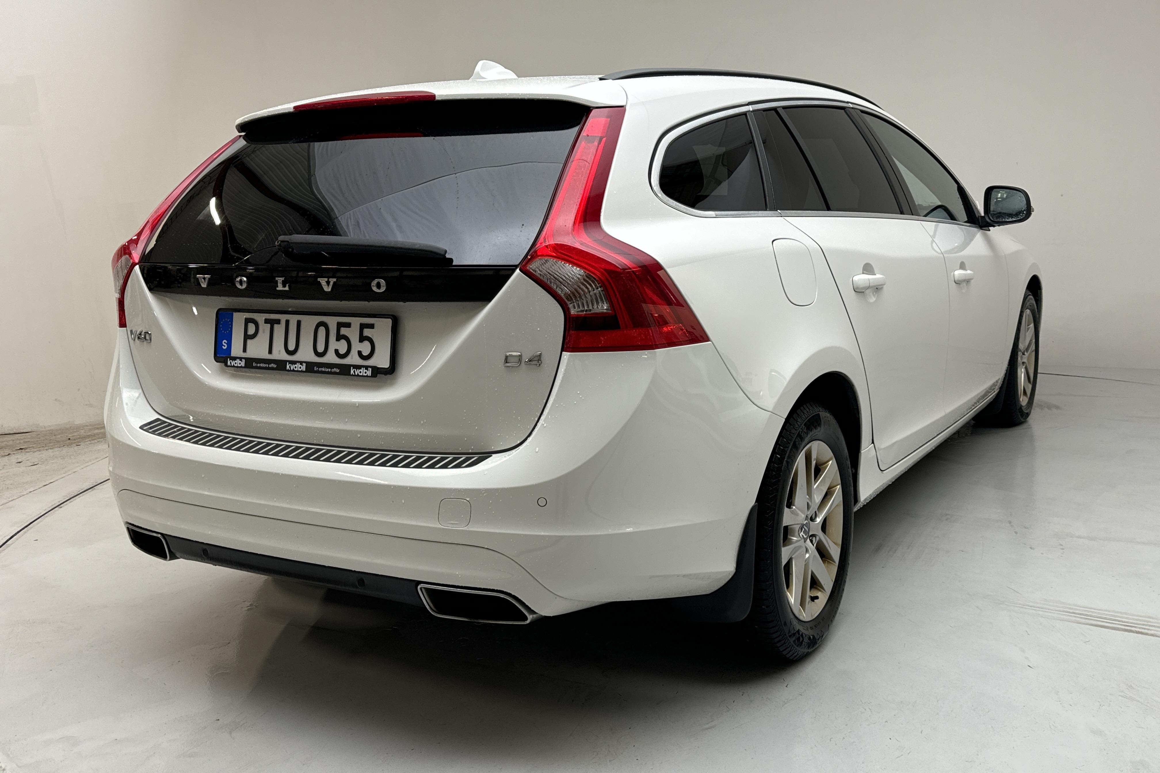 Volvo V60 D4 (181hk) - 206 600 km - Automatic - white - 2014