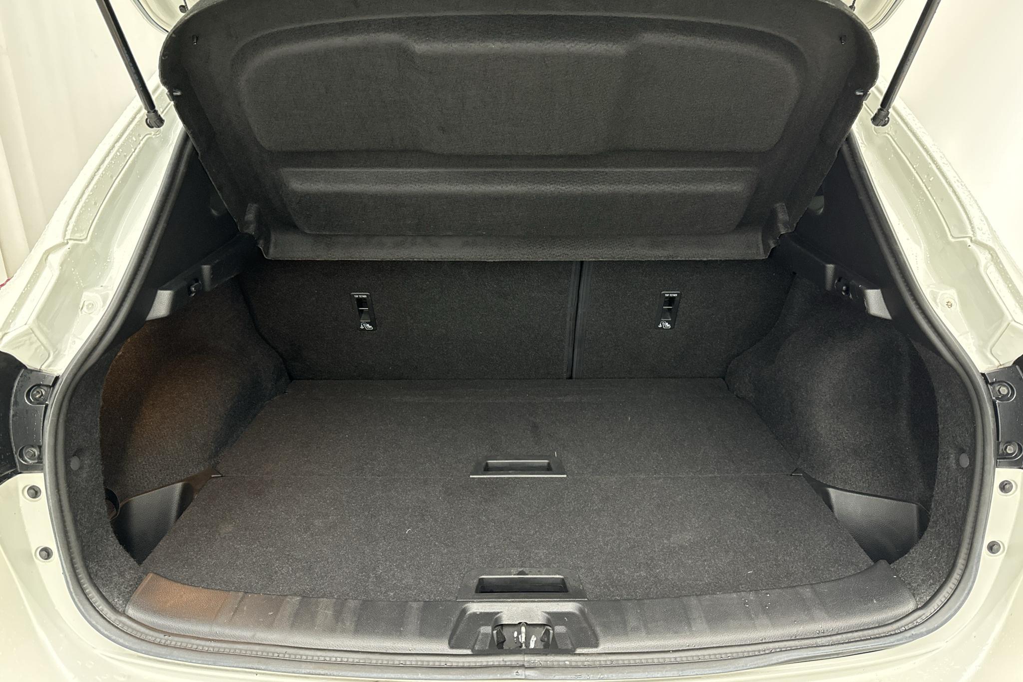 Nissan Qashqai 1.2 (115hk) - 105 510 km - Automatyczna - biały - 2015