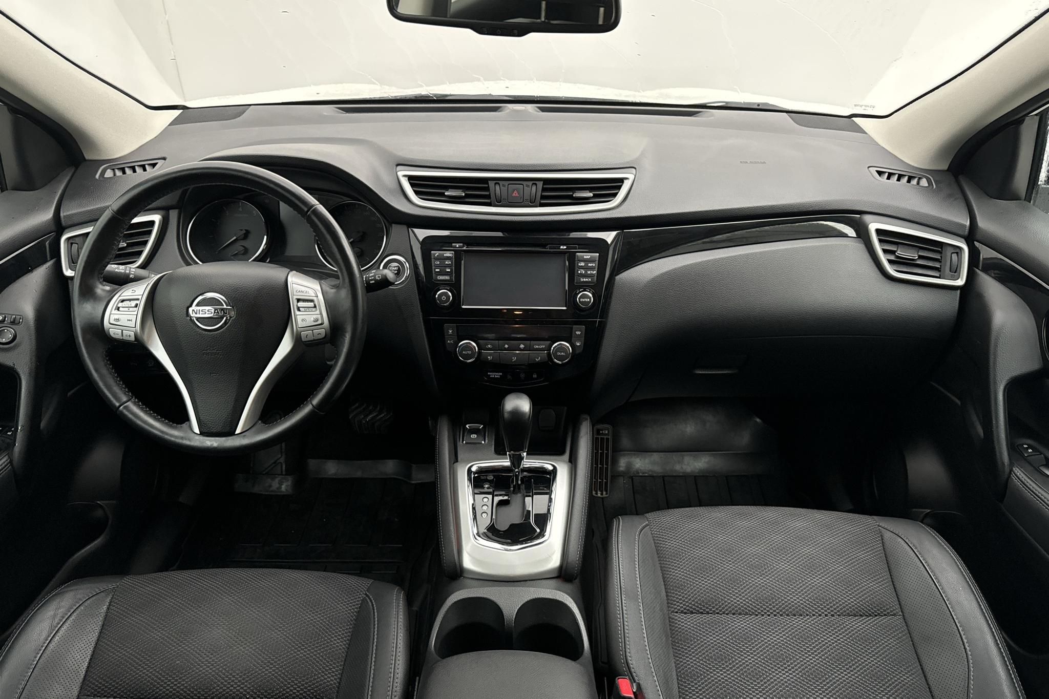 Nissan Qashqai 1.2 (115hk) - 105 510 km - Automatyczna - biały - 2015