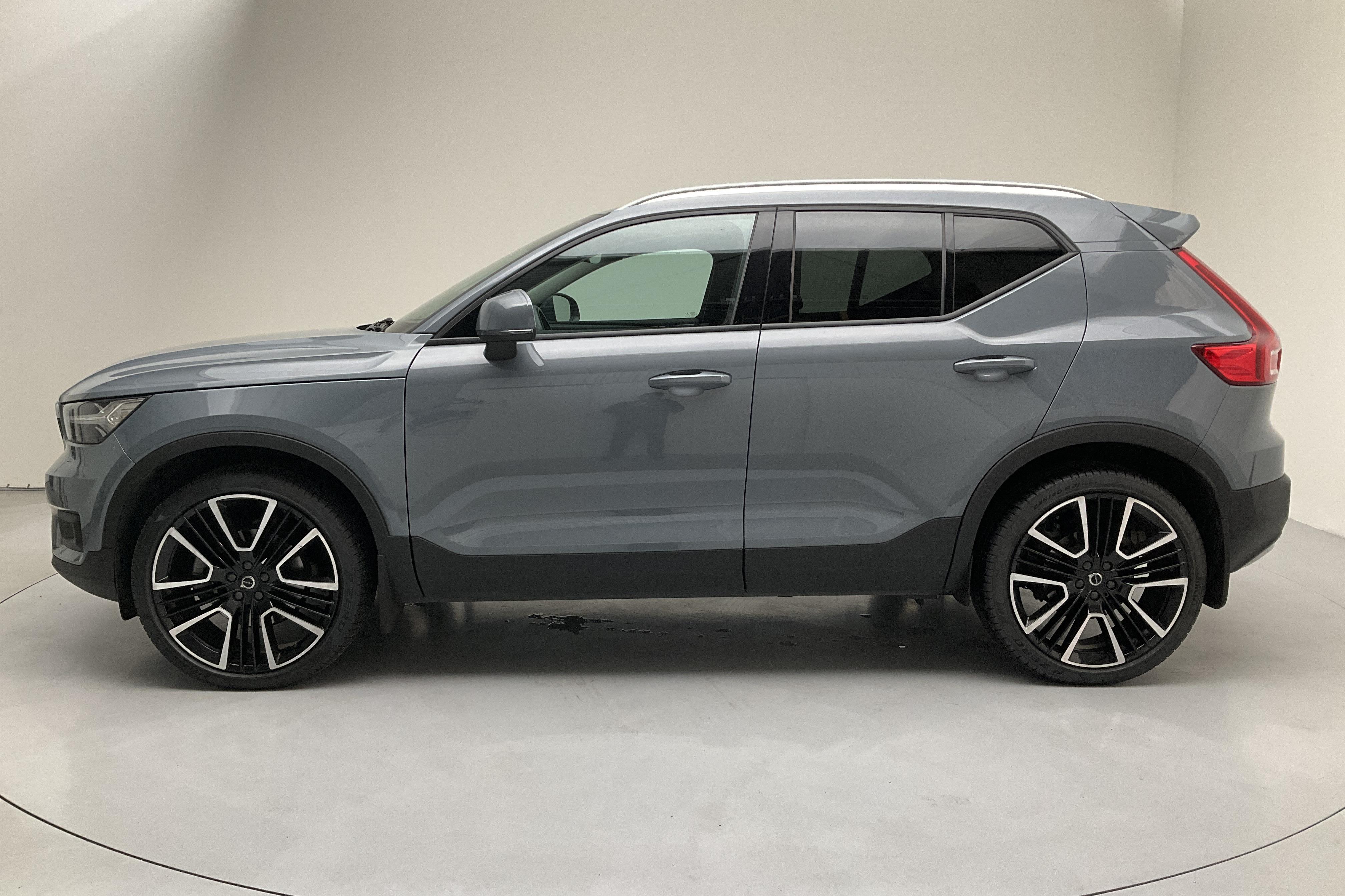 Volvo XC40 B4 2WD (197hk) - 66 780 km - Automatyczna - szary - 2022