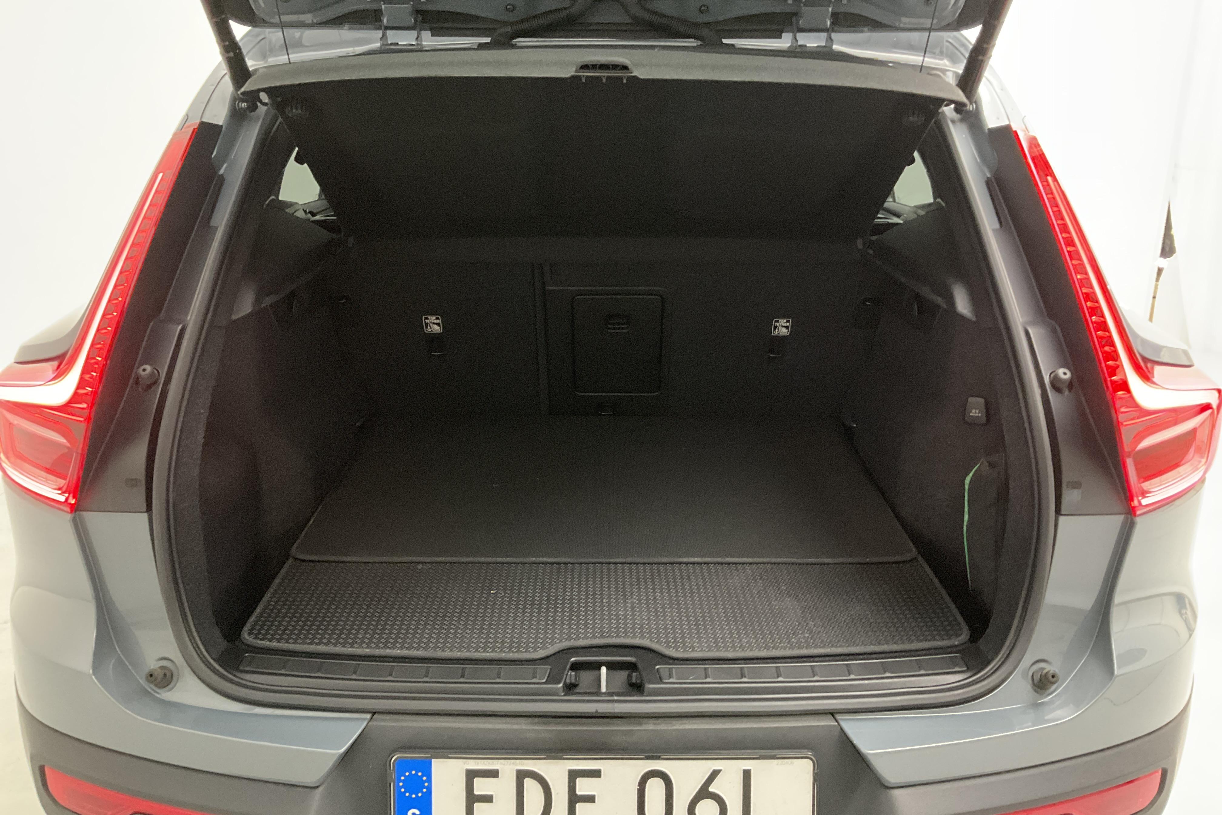 Volvo XC40 B4 2WD (197hk) - 66 780 km - Automatyczna - szary - 2022