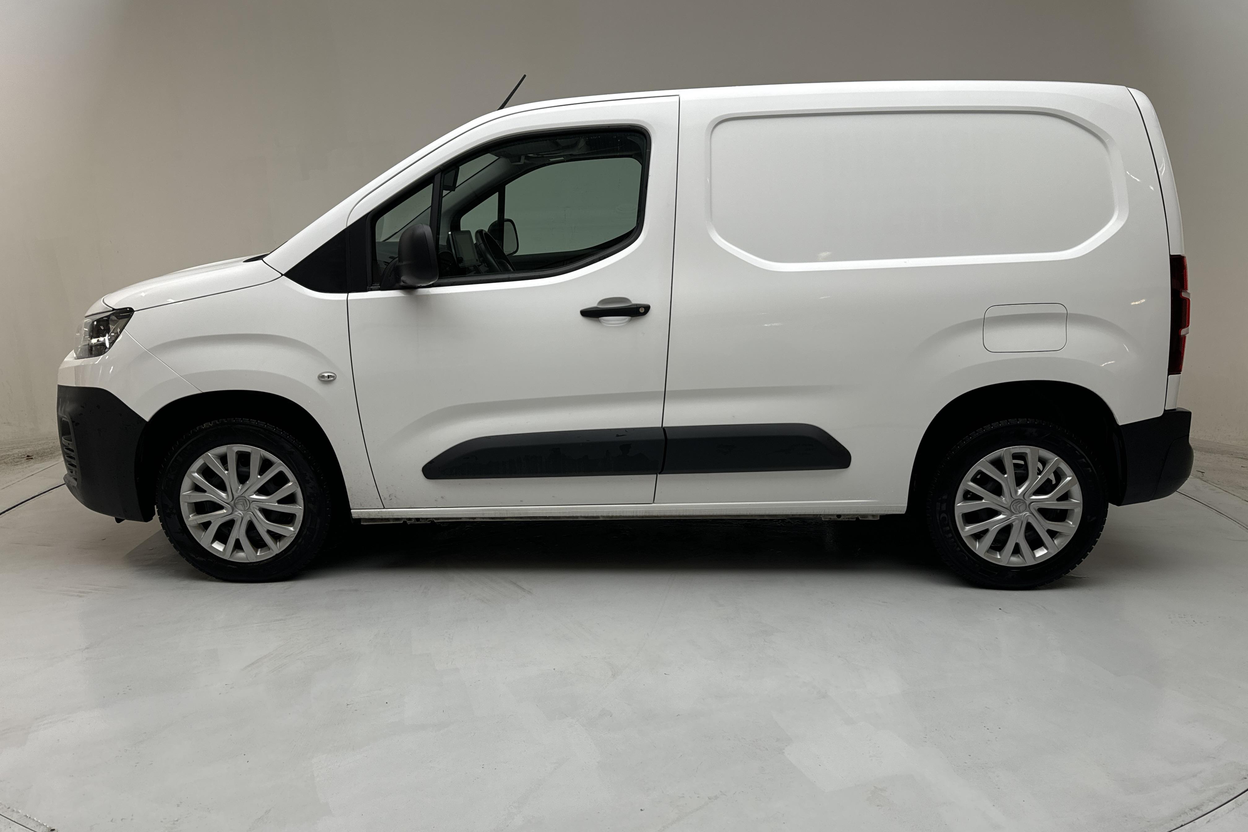 Citroen Berlingo 1.5 BlueHDi Skåp (130hk) - 11 022 mil - Automat - vit - 2021