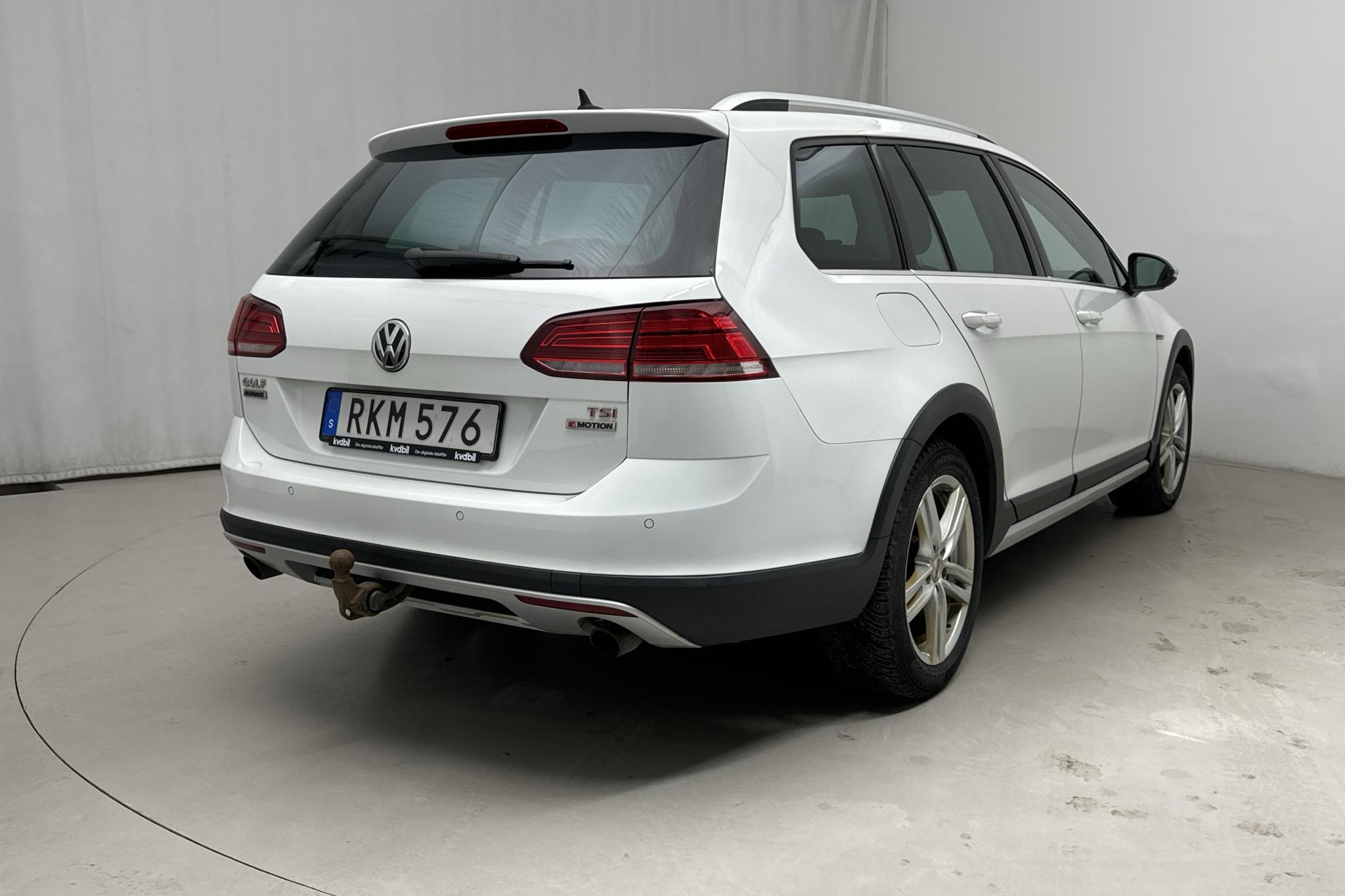 VW Golf Alltrack 1.8 TSI 4Motion (180hk) - 250 750 km - Automaatne - valge - 2017