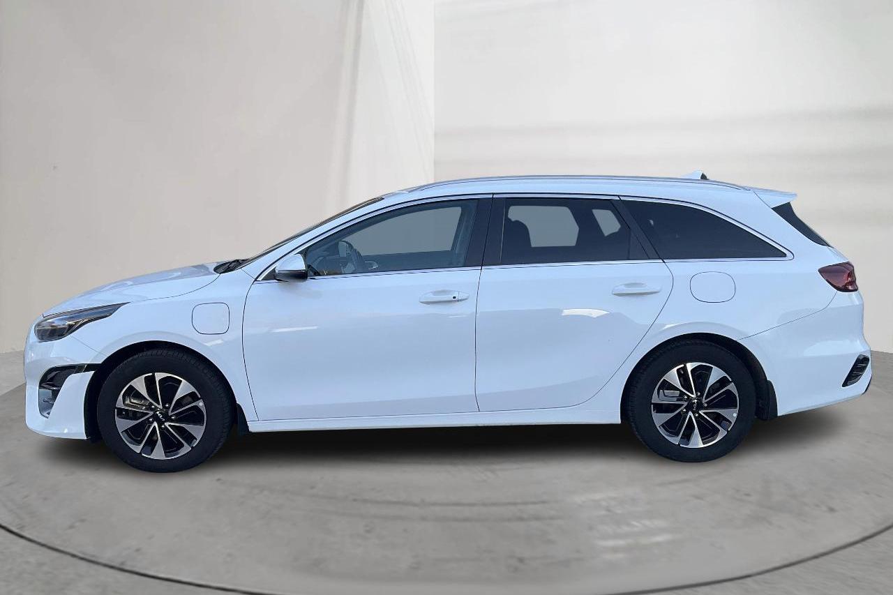 KIA Ceed 1.6 Plug-in Hybrid SW (141hk) - 73 110 km - Automaattinen - valkoinen - 2023