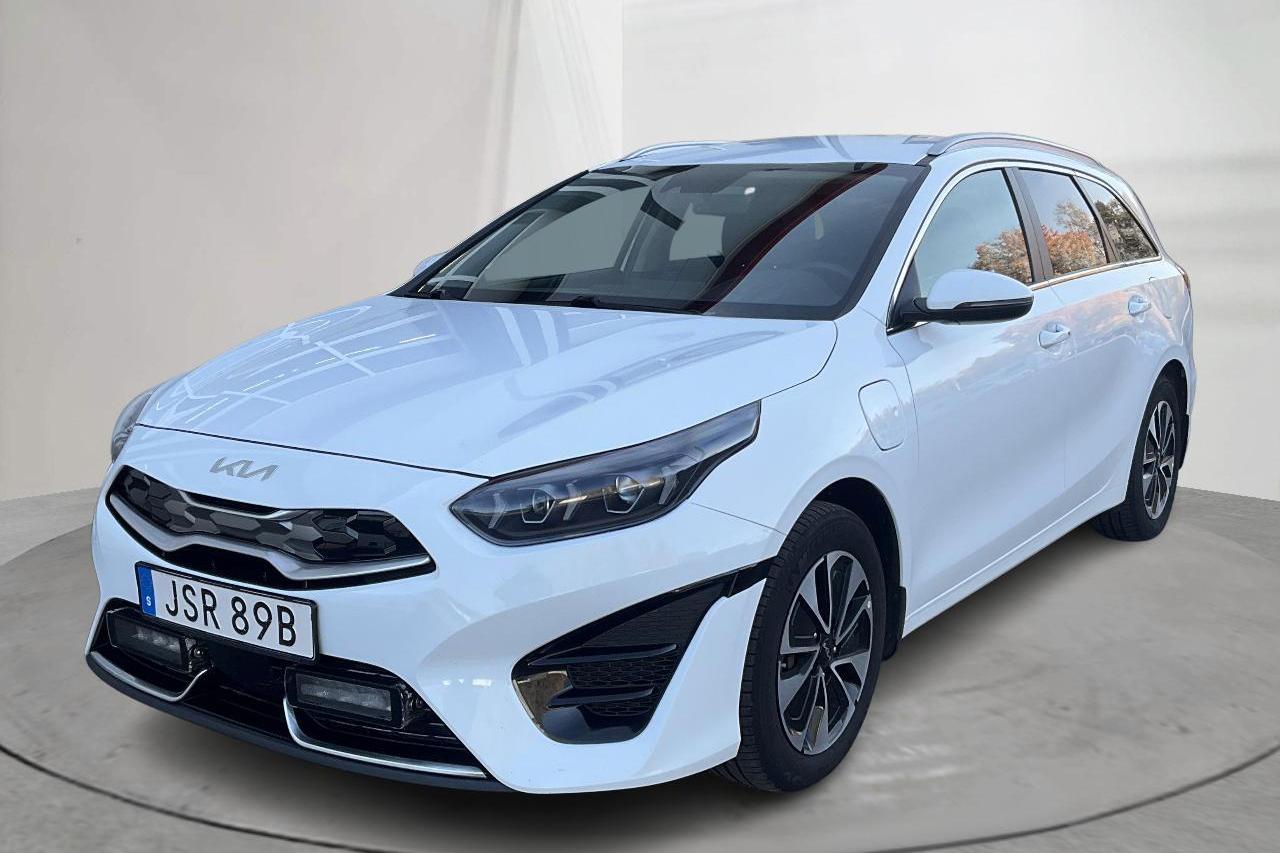 KIA Ceed 1.6 Plug-in Hybrid SW (141hk) - 7 311 mil - Automat - vit - 2023