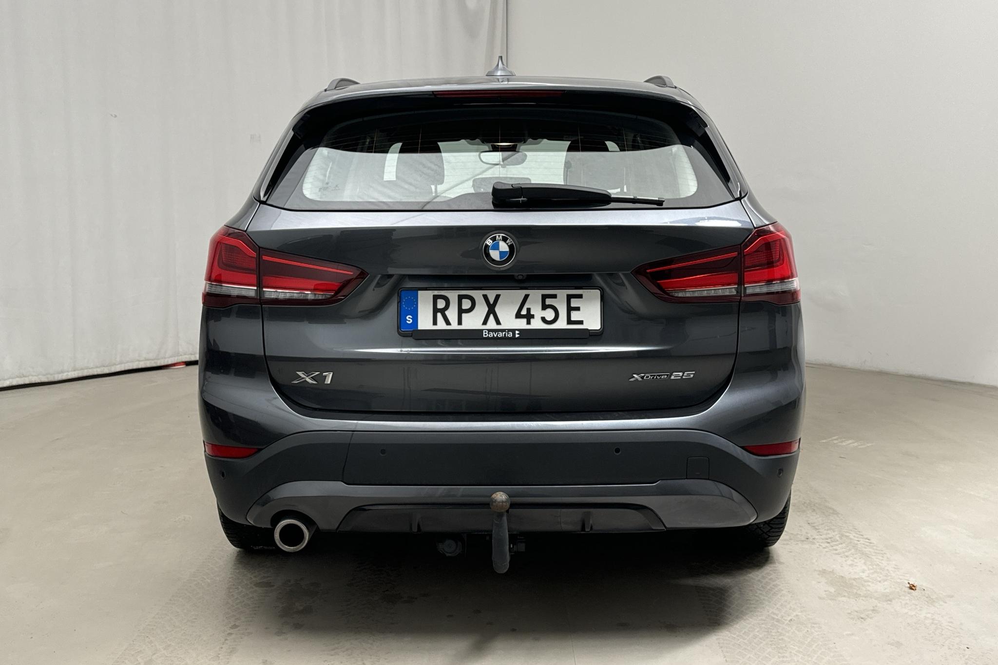 BMW X1 xDrive25e 9,7 kWh LCI, F48 (220hk) - 3 771 mil - Automat - grå - 2021