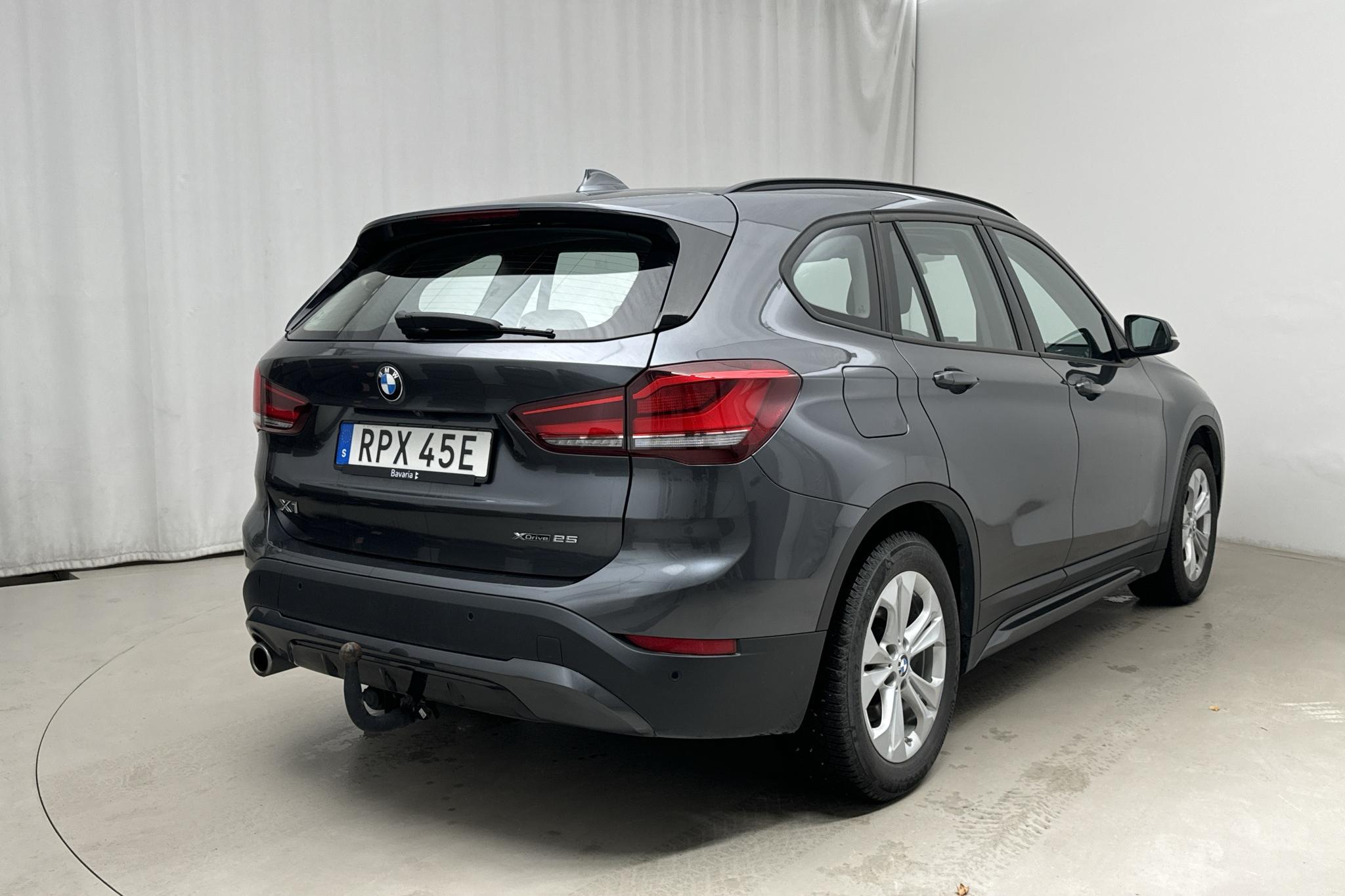 BMW X1 xDrive25e 9,7 kWh LCI, F48 (220hk) - 3 771 mil - Automat - grå - 2021