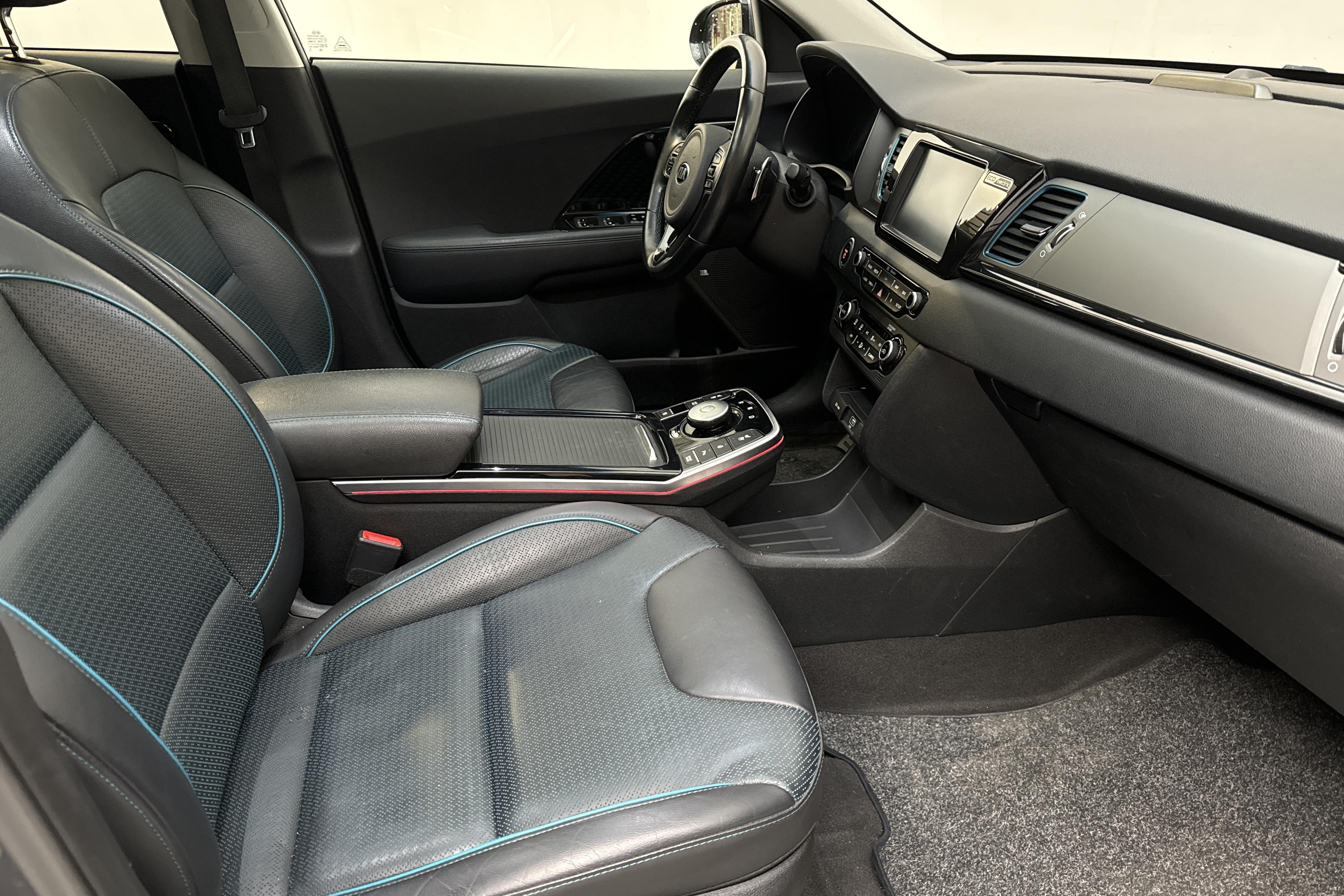 KIA Niro EV 64 kWh (204hk) - 95 630 km - Automatyczna - szary - 2019