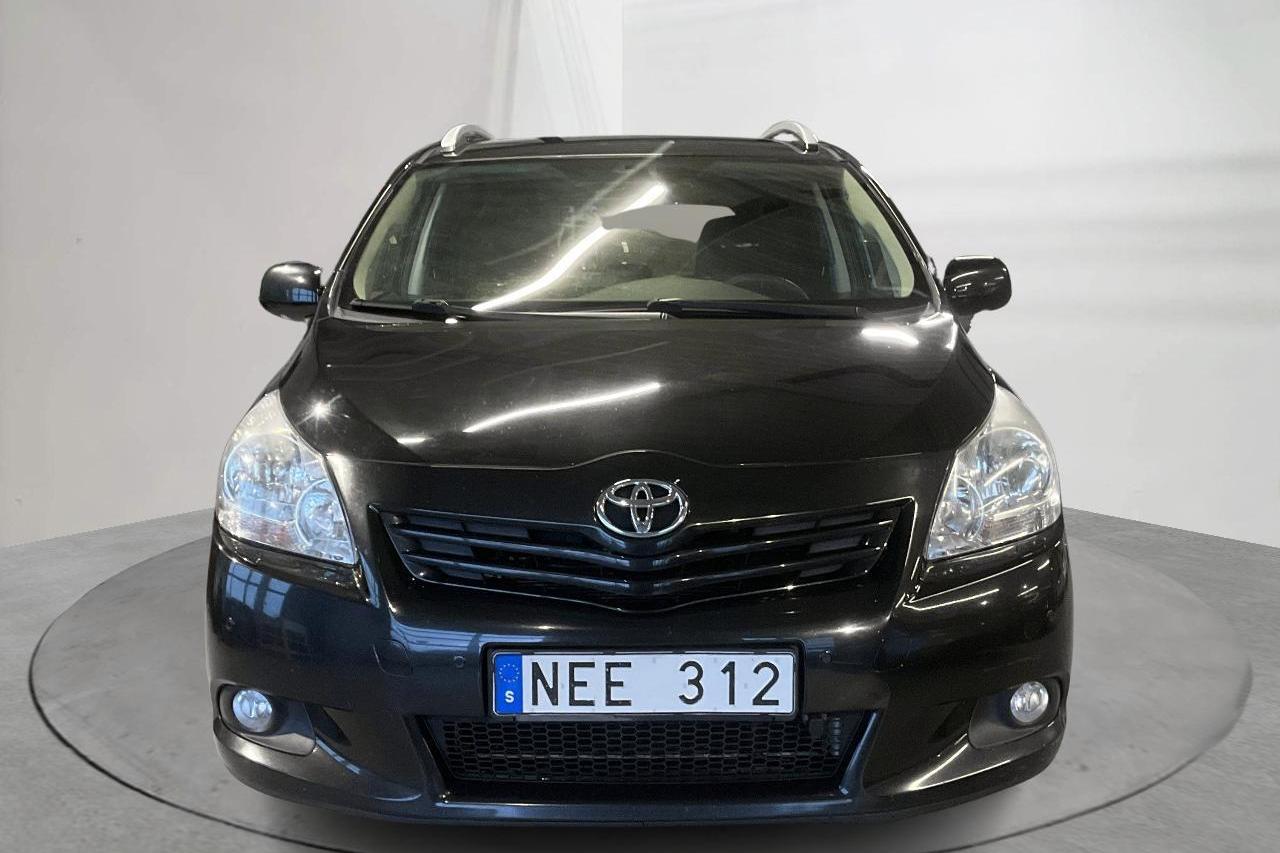 Toyota Verso 2.2 D-4D CAT (150hk) - 173 080 km - Automaattinen - musta - 2012