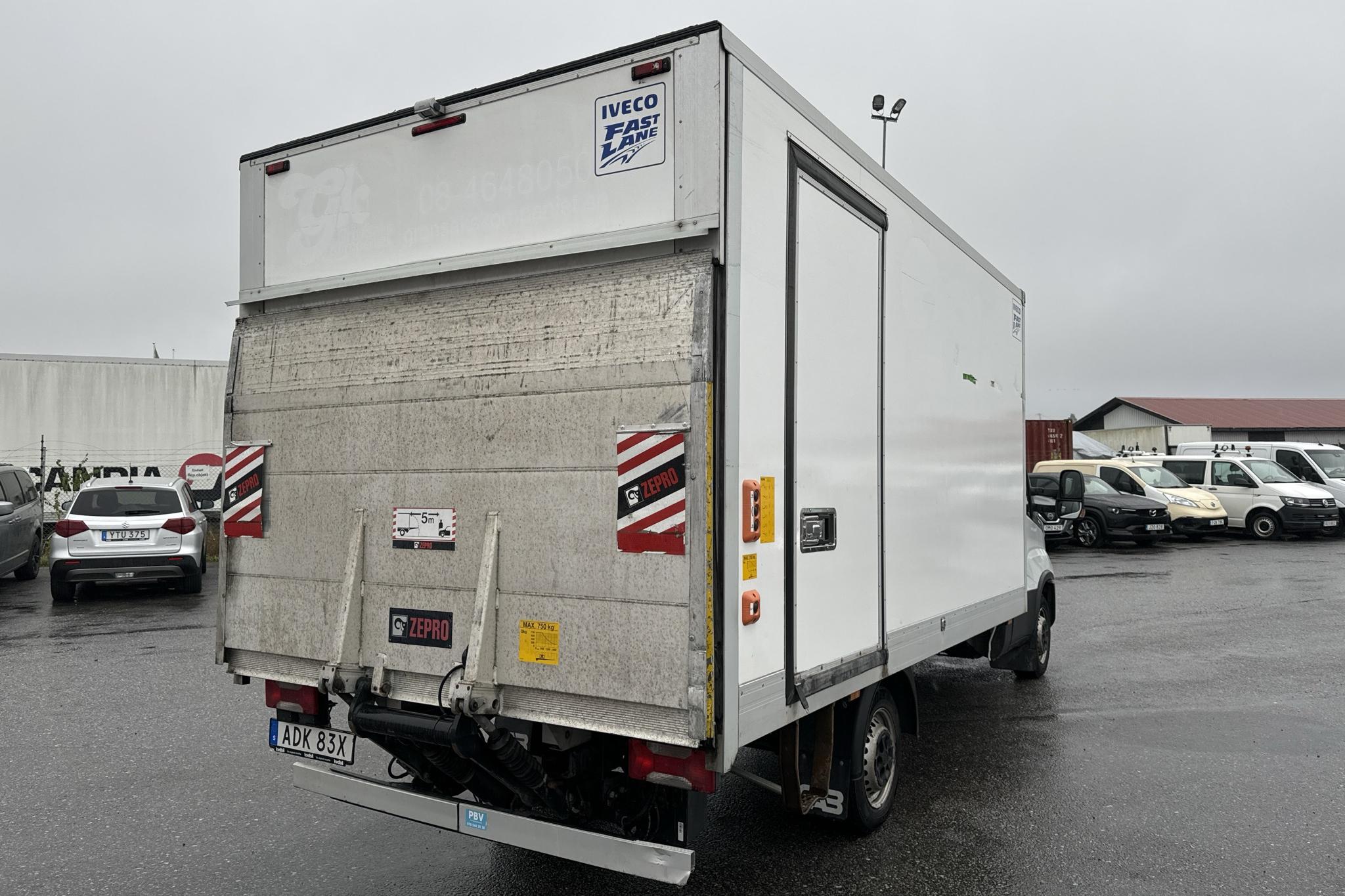 Iveco Daily 35 2.3 Volymskåp (156hk) - 68 510 km - Automatyczna - biały - 2022