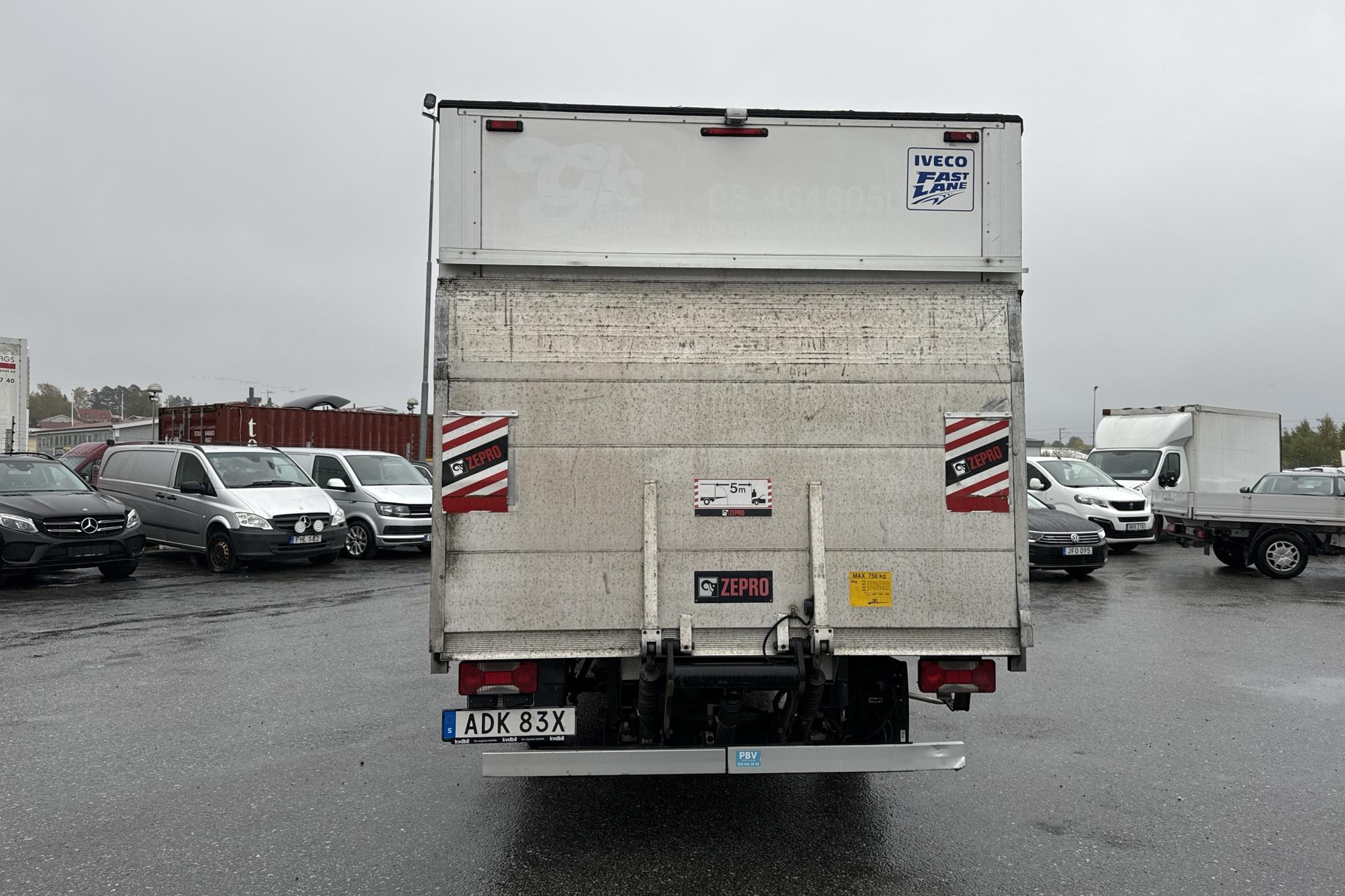 Iveco Daily 35 2.3 Volymskåp (156hk) - 6 851 mil - Automat - vit - 2022