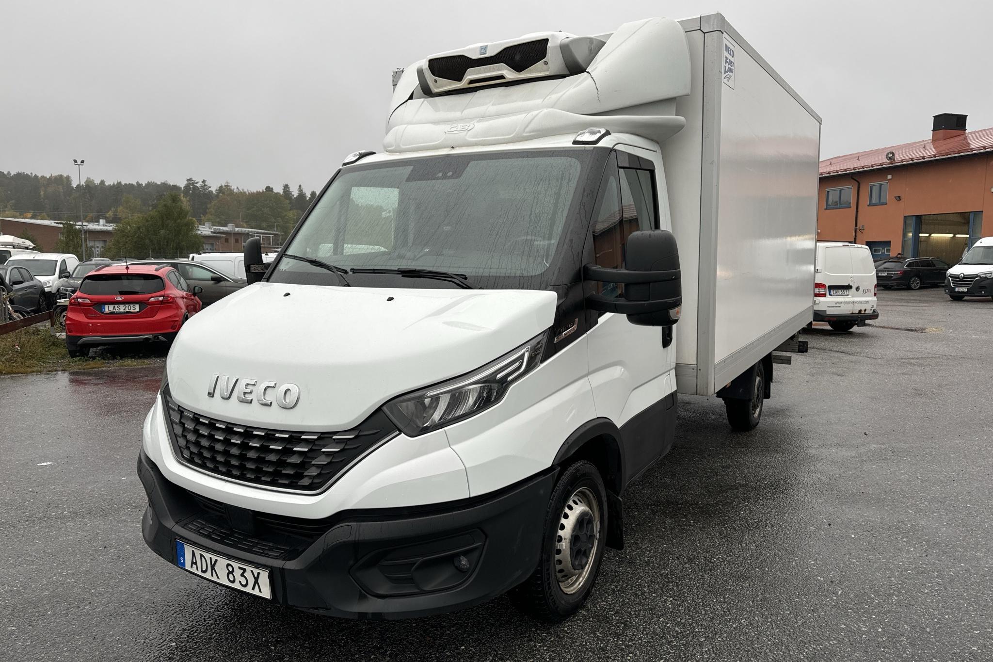 Iveco Daily 35 2.3 Volymskåp (156hk) - 6 851 mil - Automat - vit - 2022