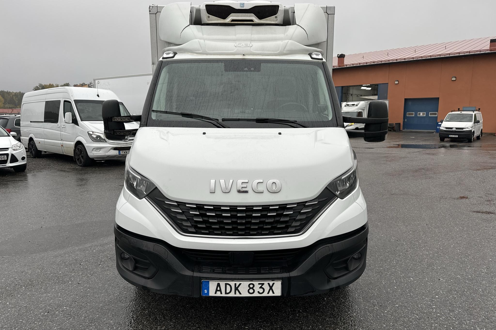 Iveco Daily 35 2.3 Volymskåp (156hk) - 68 510 km - Automatyczna - biały - 2022