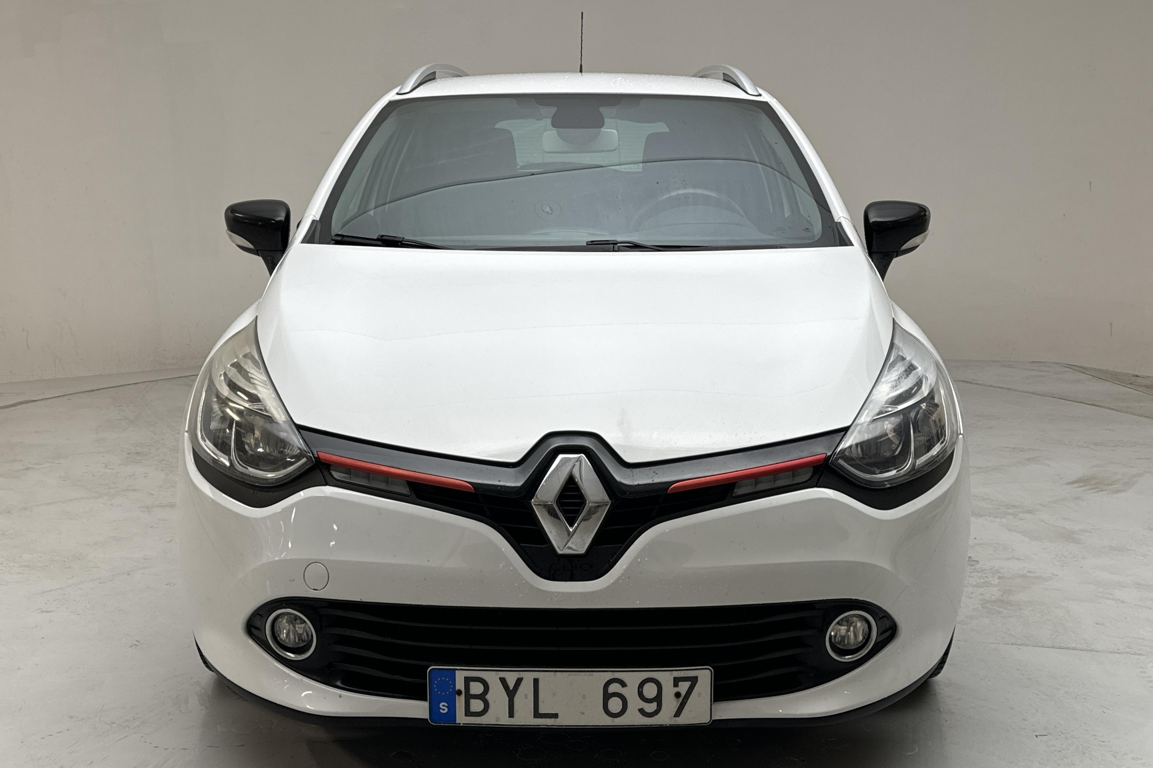 Renault Clio IV 0.9 TCe 90 Sports Tourer (90hk) - 162 290 km - Manualna - biały - 2014