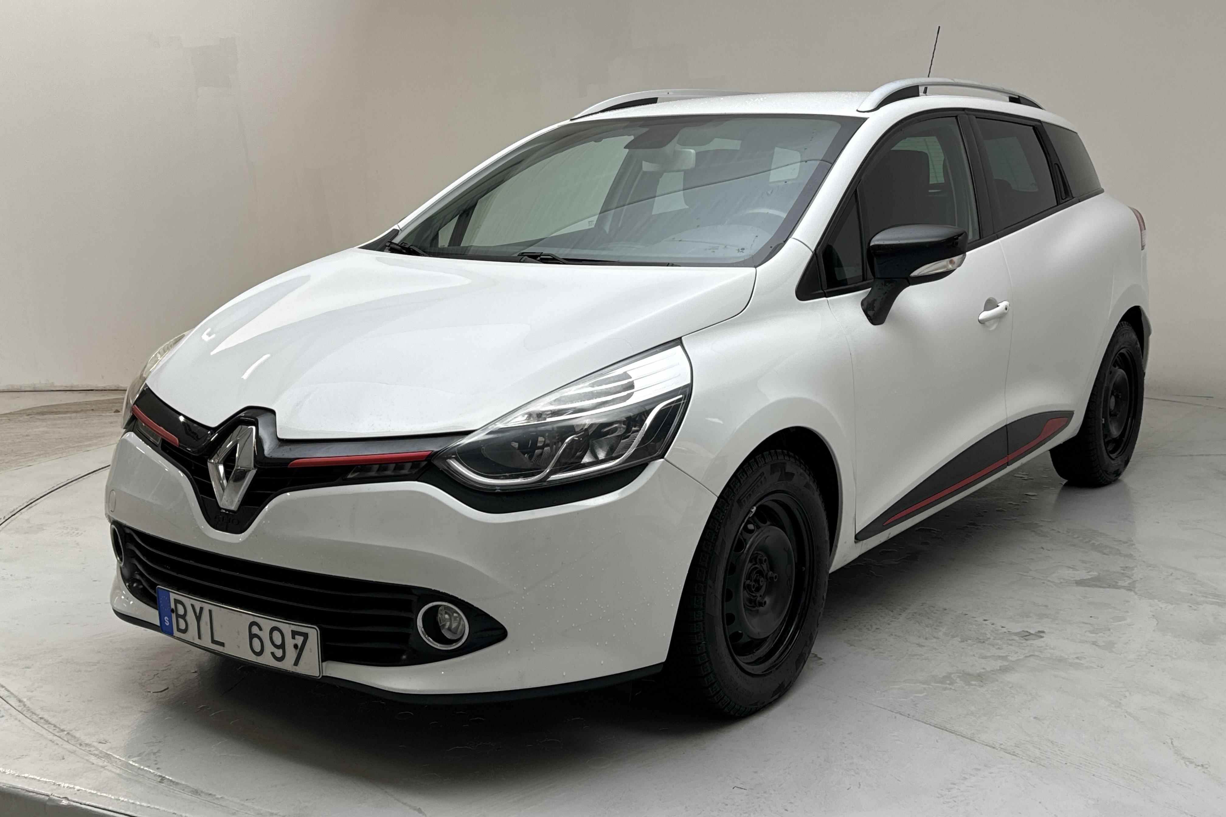 Renault Clio IV 0.9 TCe 90 Sports Tourer (90hk) - 162 290 km - Manualna - biały - 2014