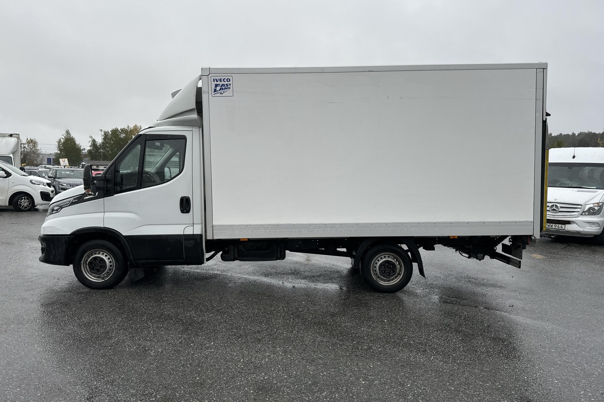 Iveco Daily 35 2.3 (156hk) - 50 600 km - Automatyczna - biały - 2021