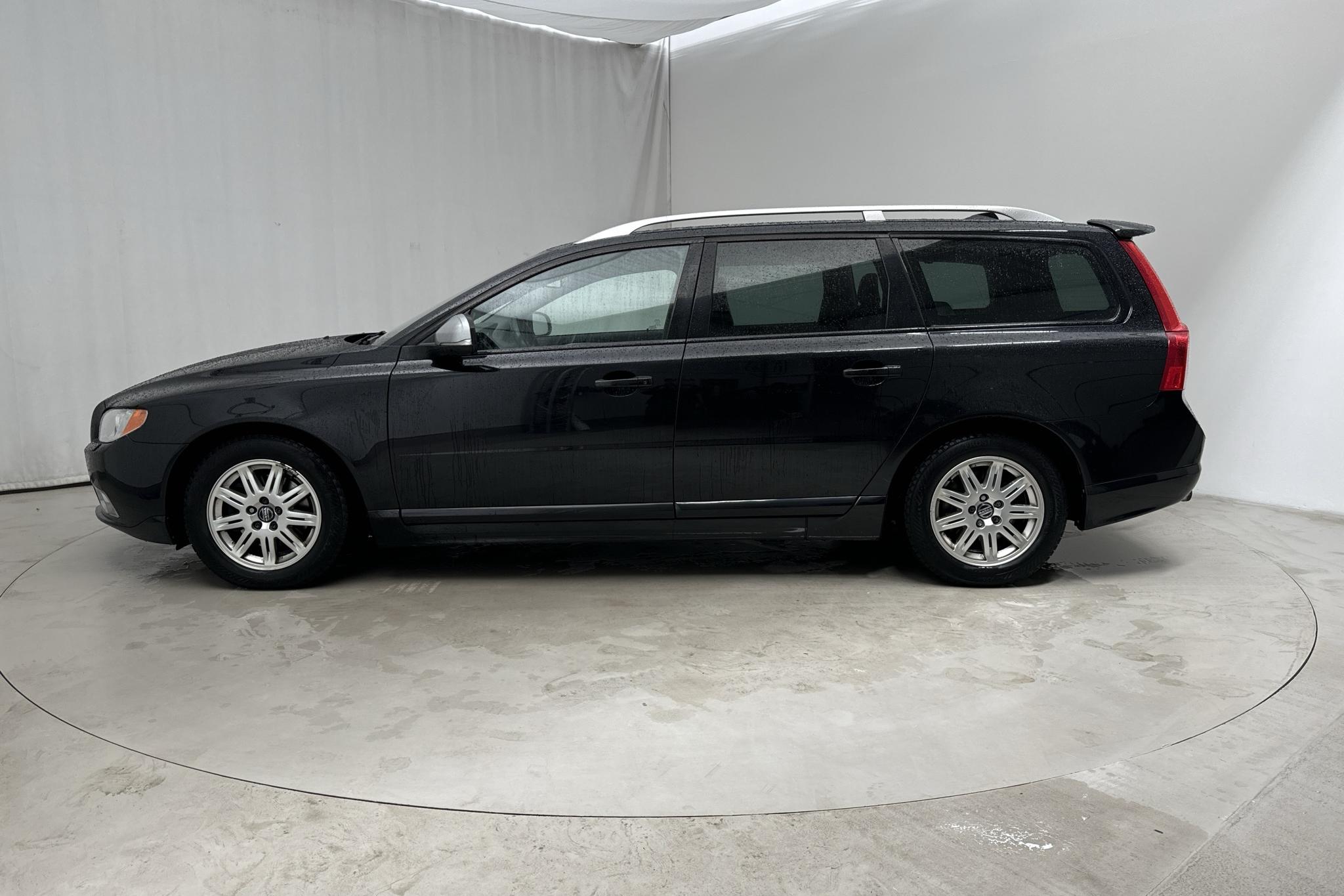 Volvo V70 II T4 (180hk) - 253 880 km - Automatyczna - czarny - 2013