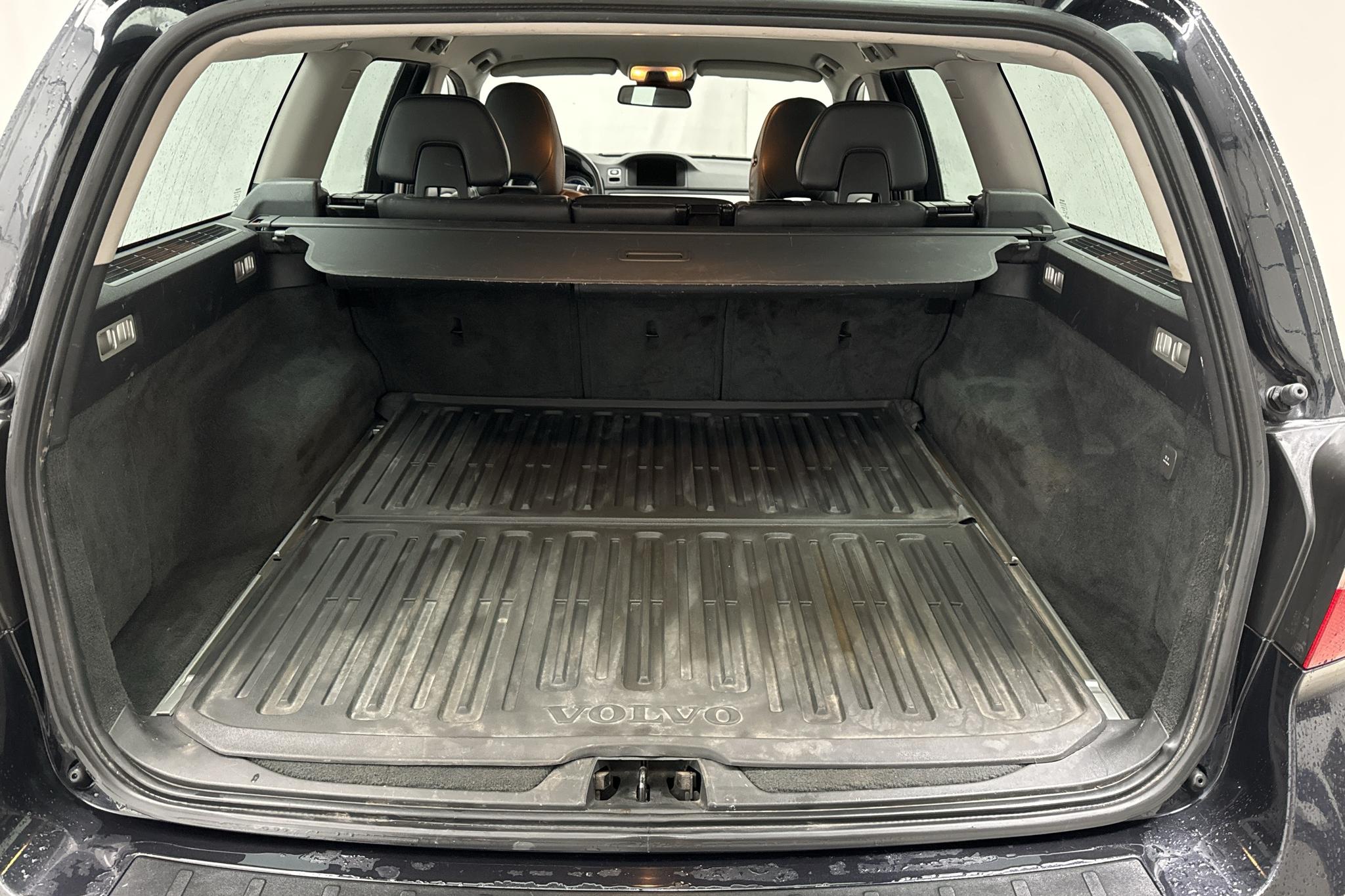 Volvo V70 II T4 (180hk) - 253 880 km - Automaattinen - musta - 2013