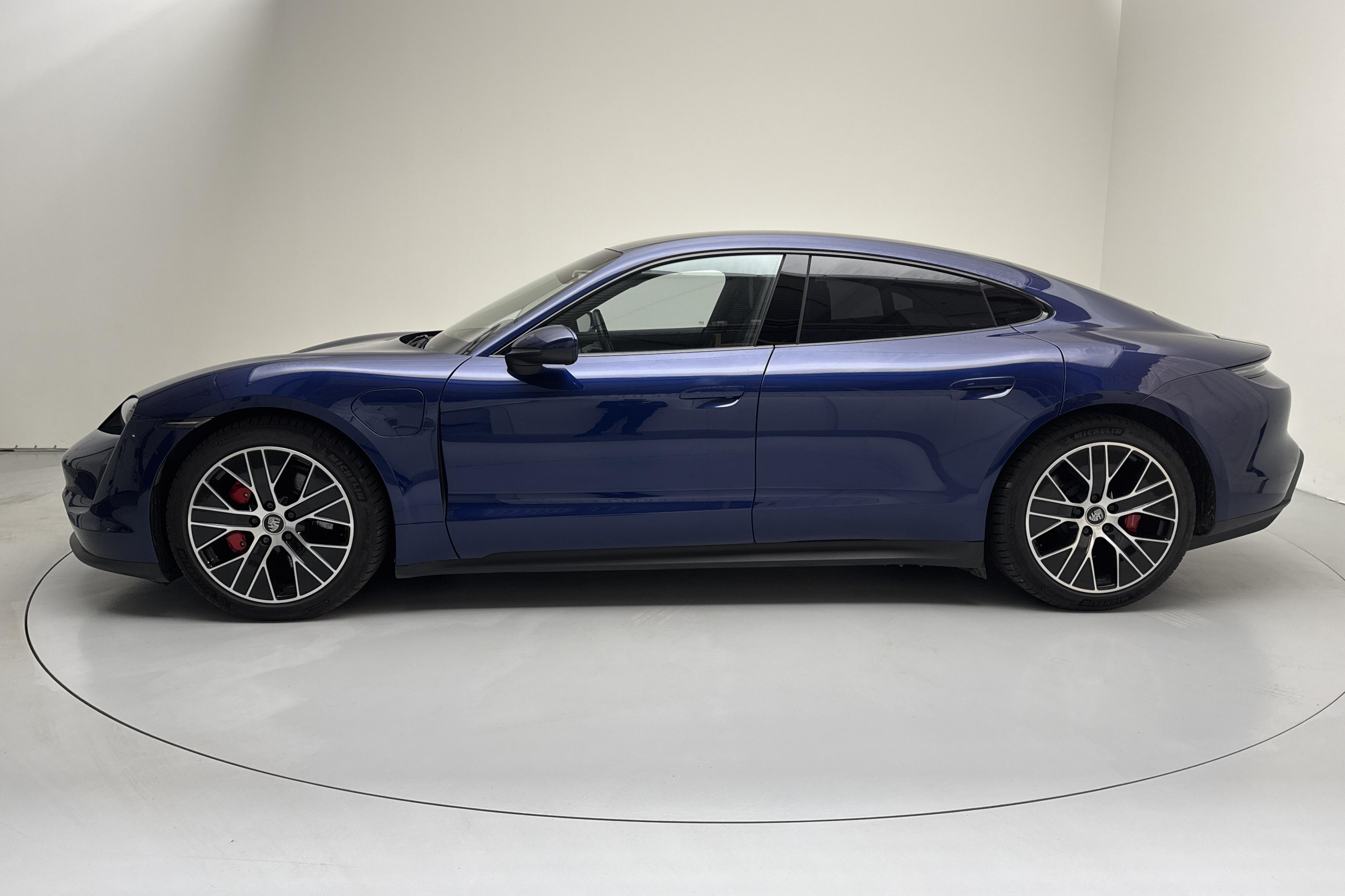 Porsche Taycan 4S - 103 940 km - Automatic - Dark Blue - 2021