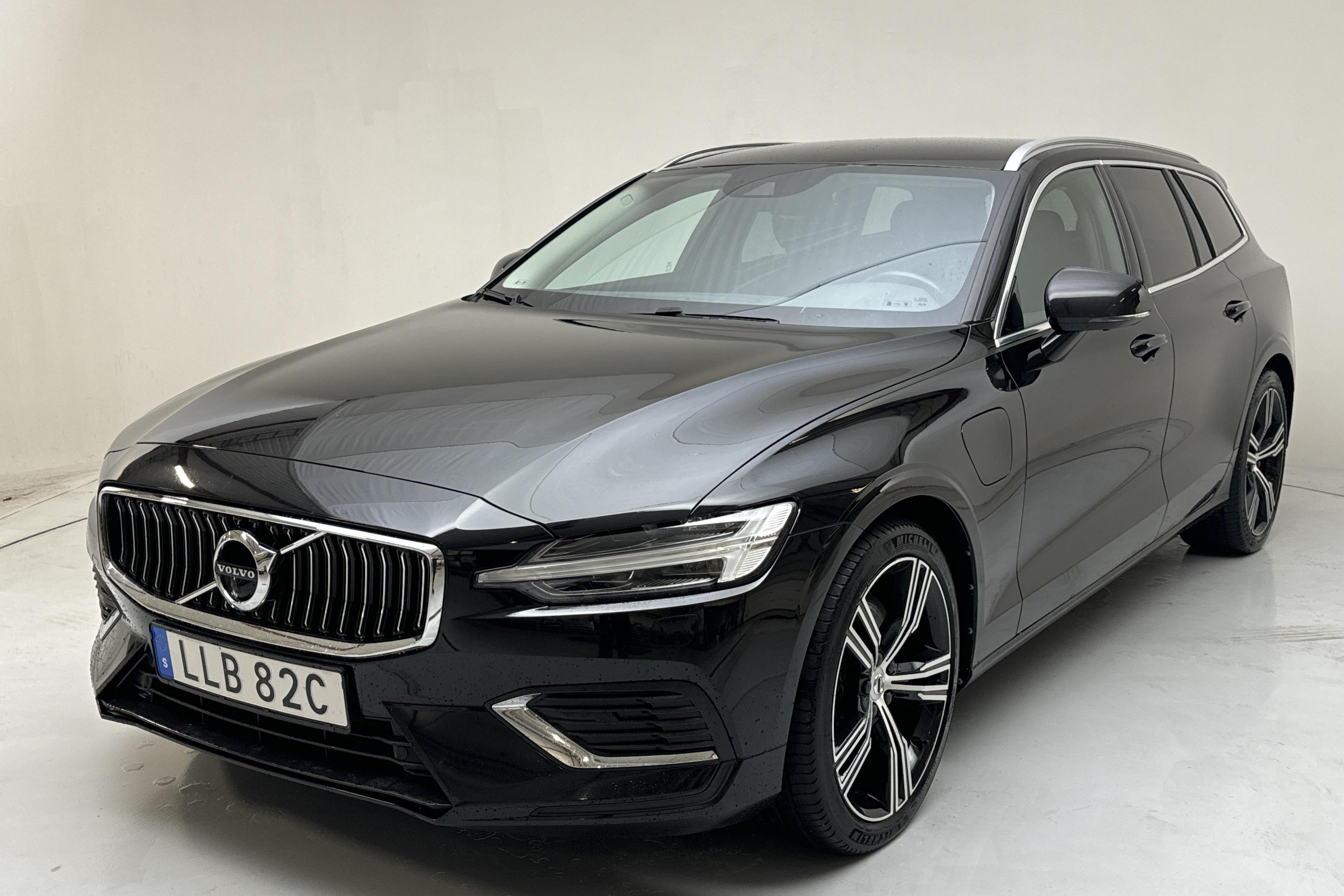 Volvo V60 T6 AWD Twin Engine (340hk) - 88 980 km - Automatic - black - 2021