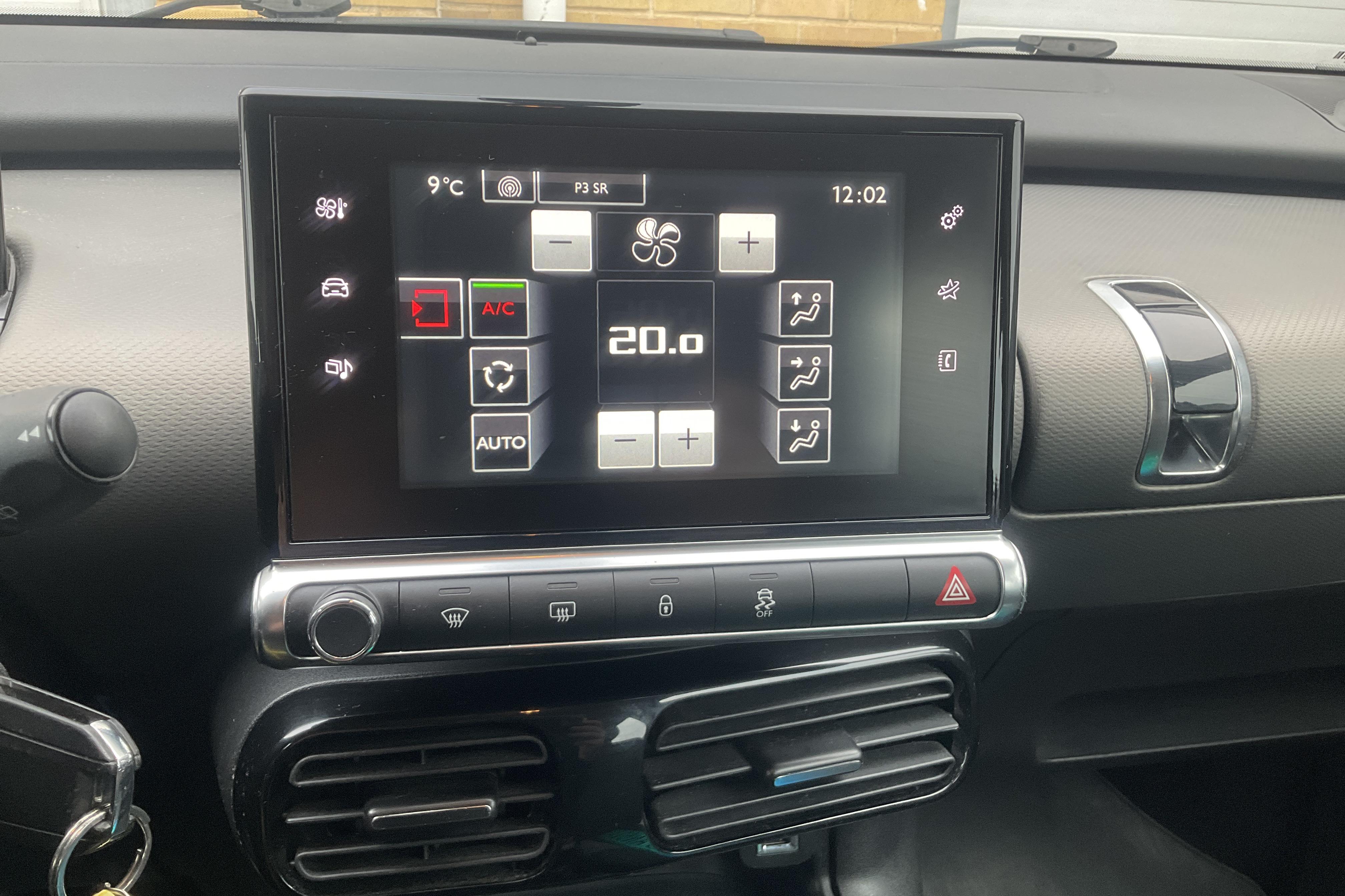 Citroen C4 Cactus PureTech (82hk) - 140 070 km - Manualna - biały - 2015