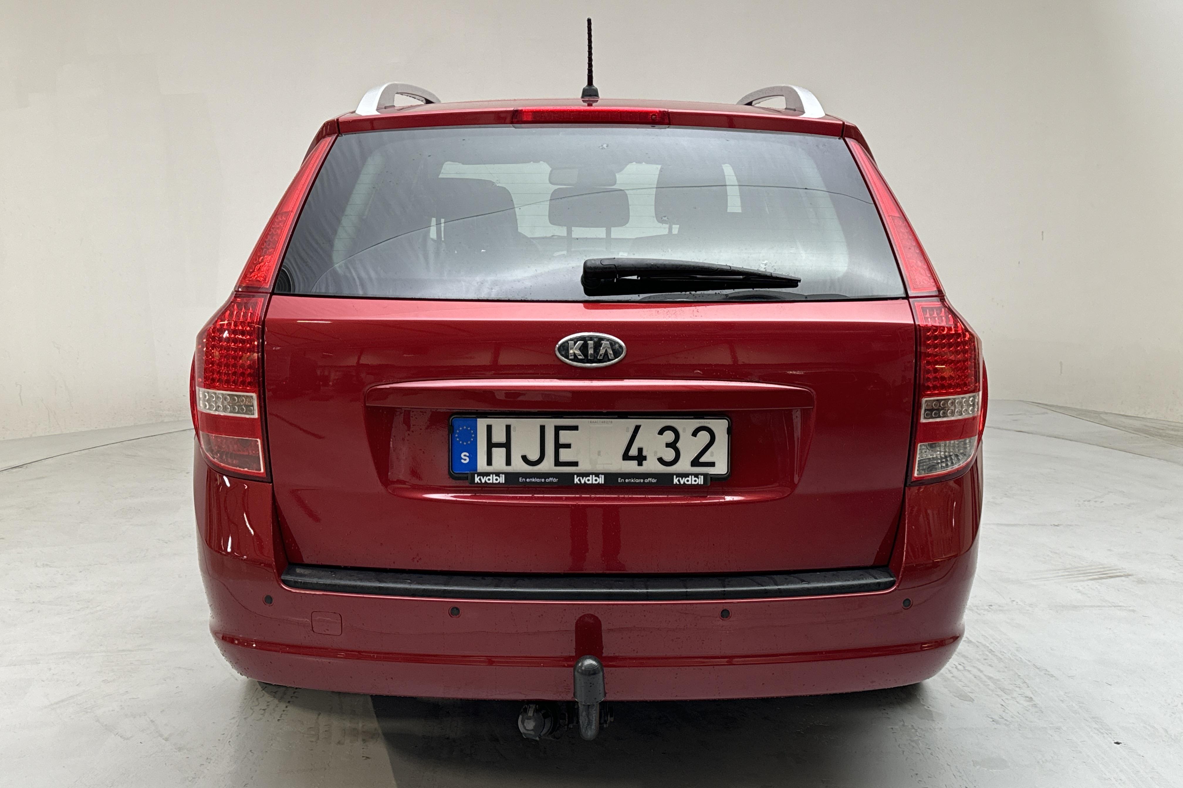 KIA Cee'd 1.6 CRDi SW (115hk) - 221 190 km - Käsitsi - punane - 2010