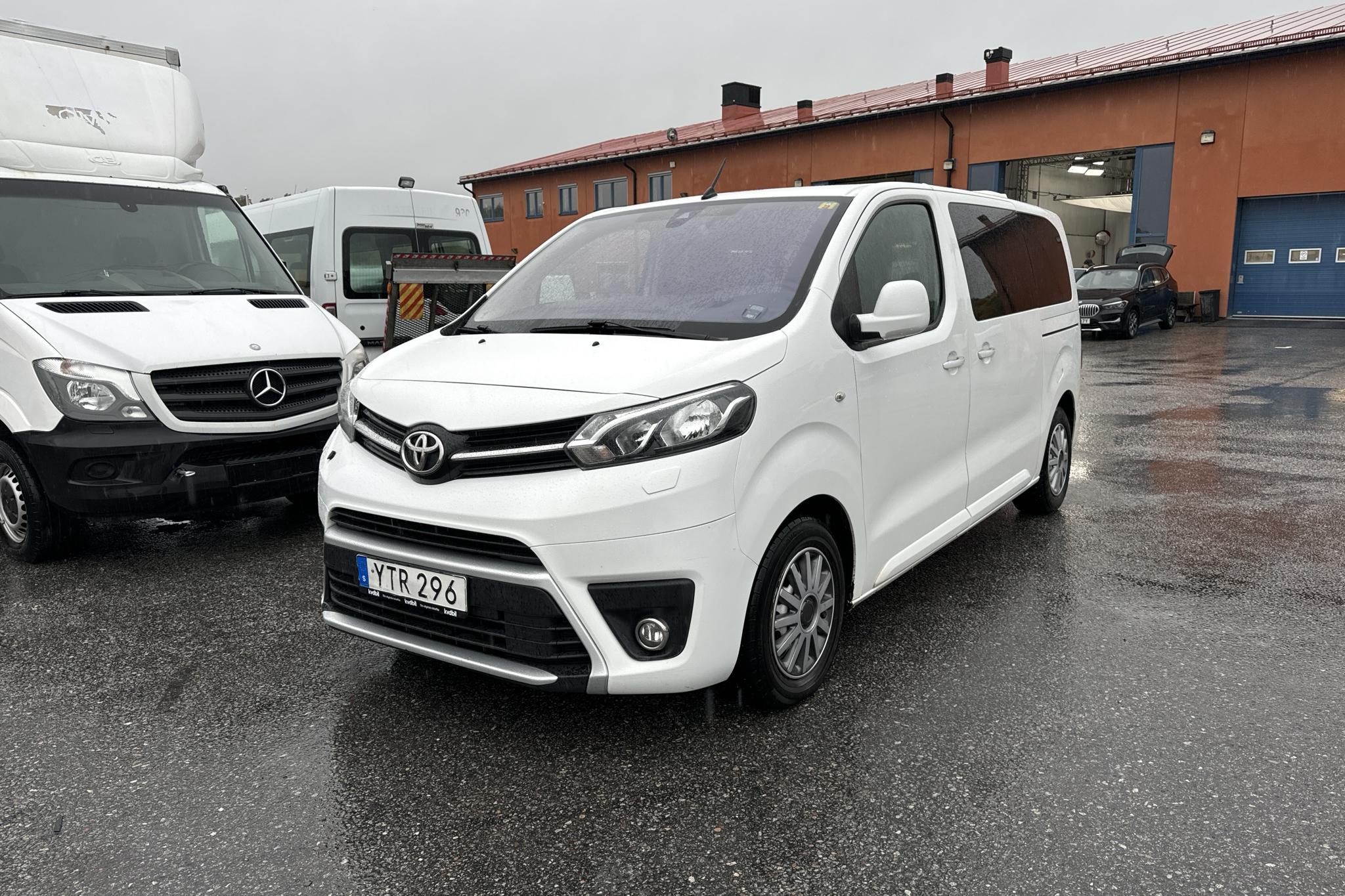 Toyota PROACE Verso 1.6 (115hk) - 170 230 km - Manualna - biały - 2016