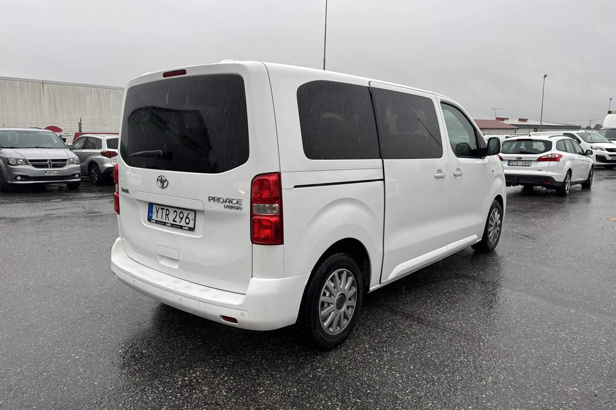 Toyota PROACE Verso 1.6 (115hk) - 170 230 km - Manuaalinen - valkoinen - 2016