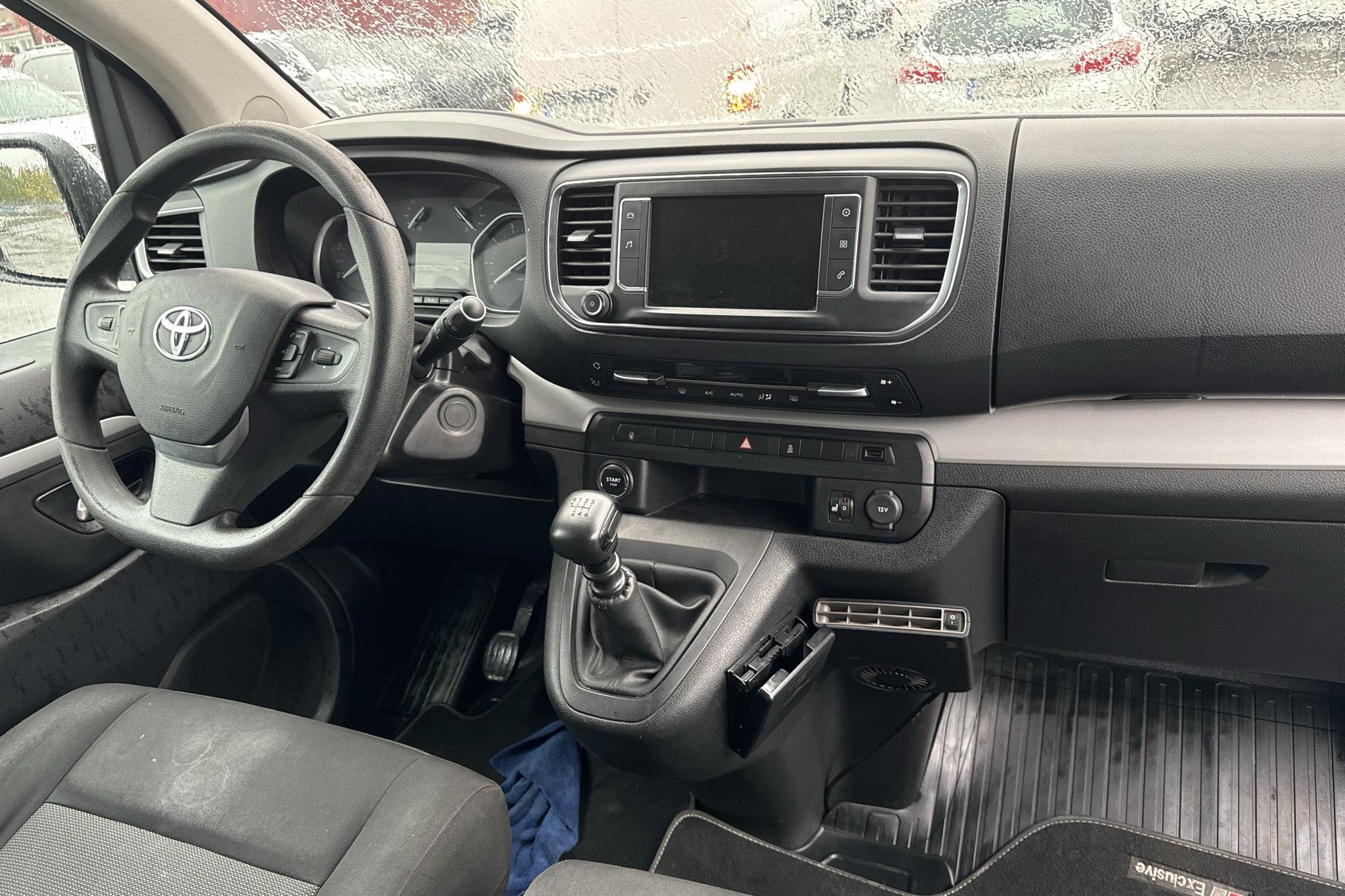 Toyota PROACE Verso 1.6 (115hk) - 170 230 km - Manuaalinen - valkoinen - 2016