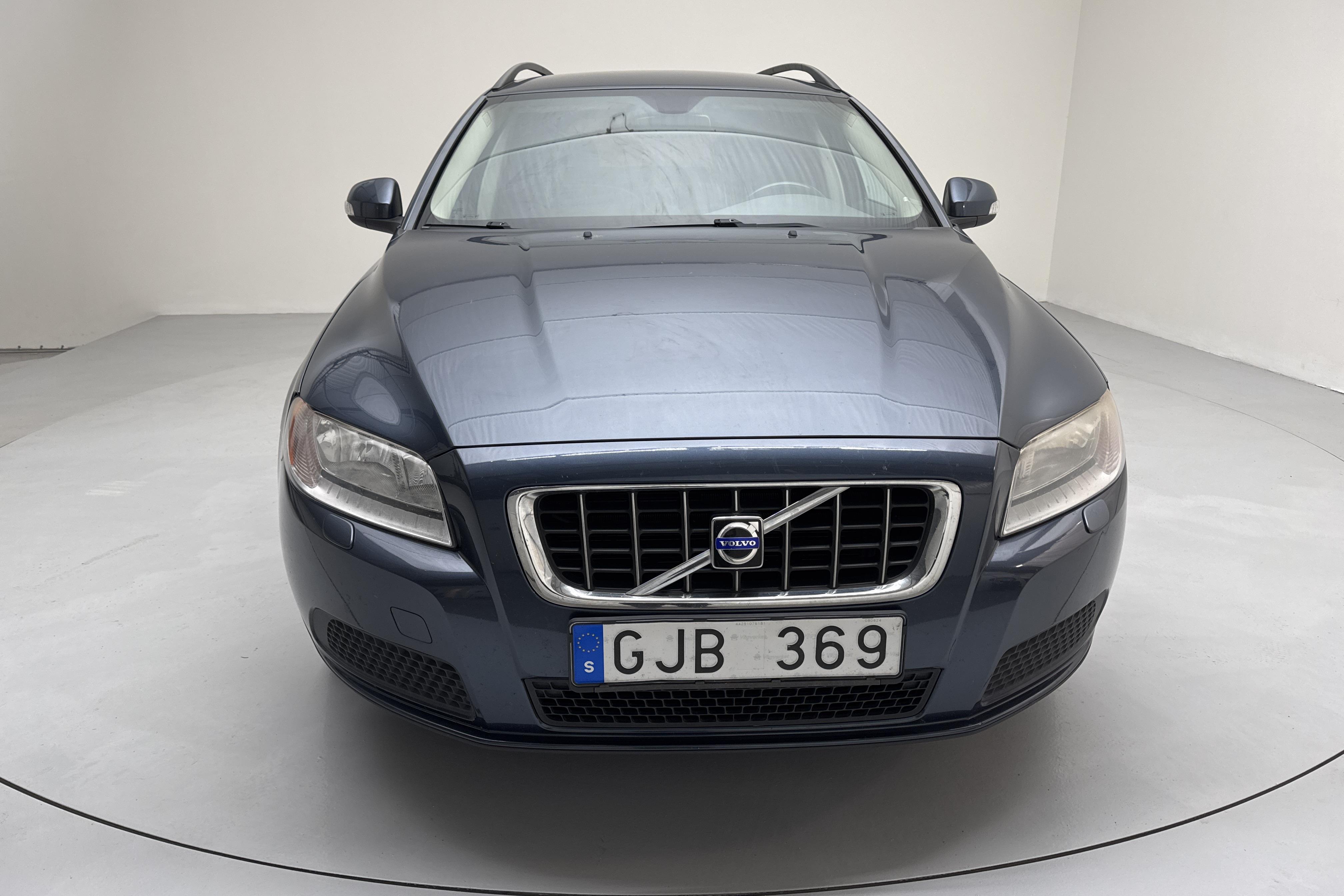 Volvo V70 II 2.0F (145hk) - 174 810 km - Manual - blue - 2009