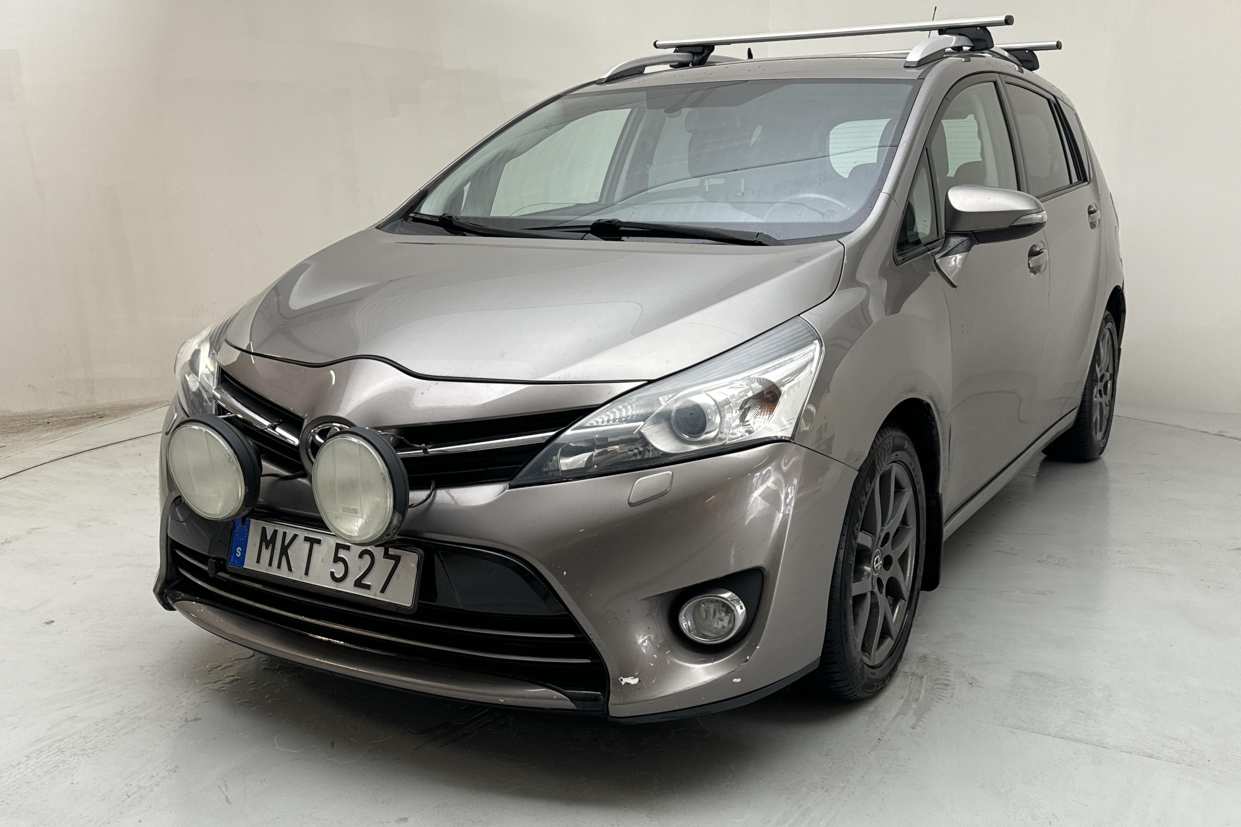 Toyota Verso 1.6 D-4D DPF (112hk) - 236 220 km - Manualna - brązowy - 2015