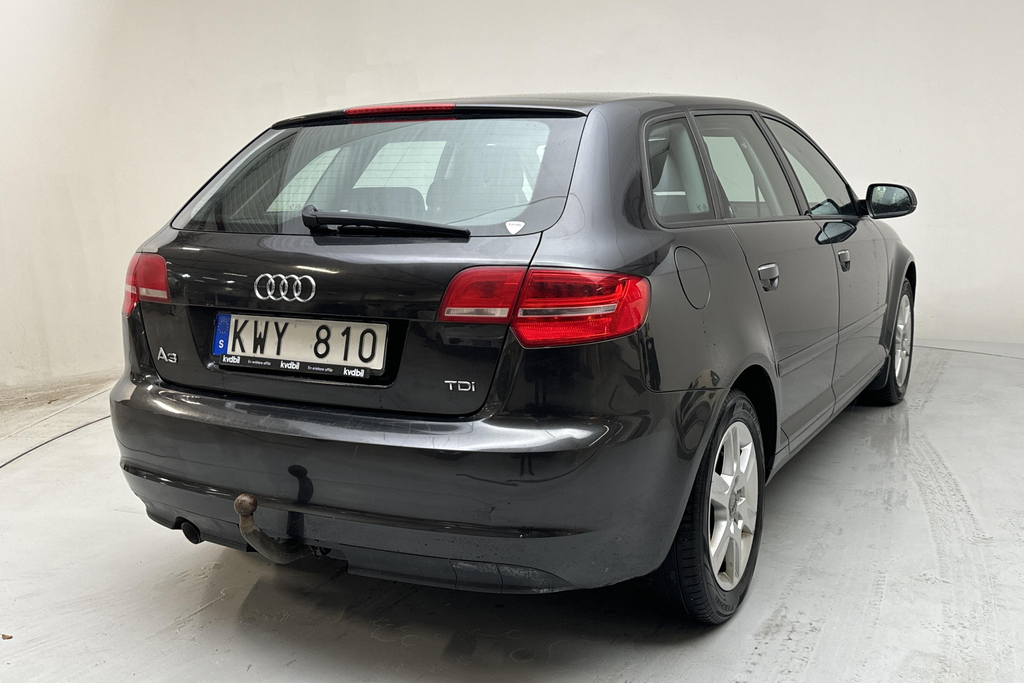 Audi A3 1.6 TDI Sportback (105hk) - 198 140 km - Manual - gray - 2011