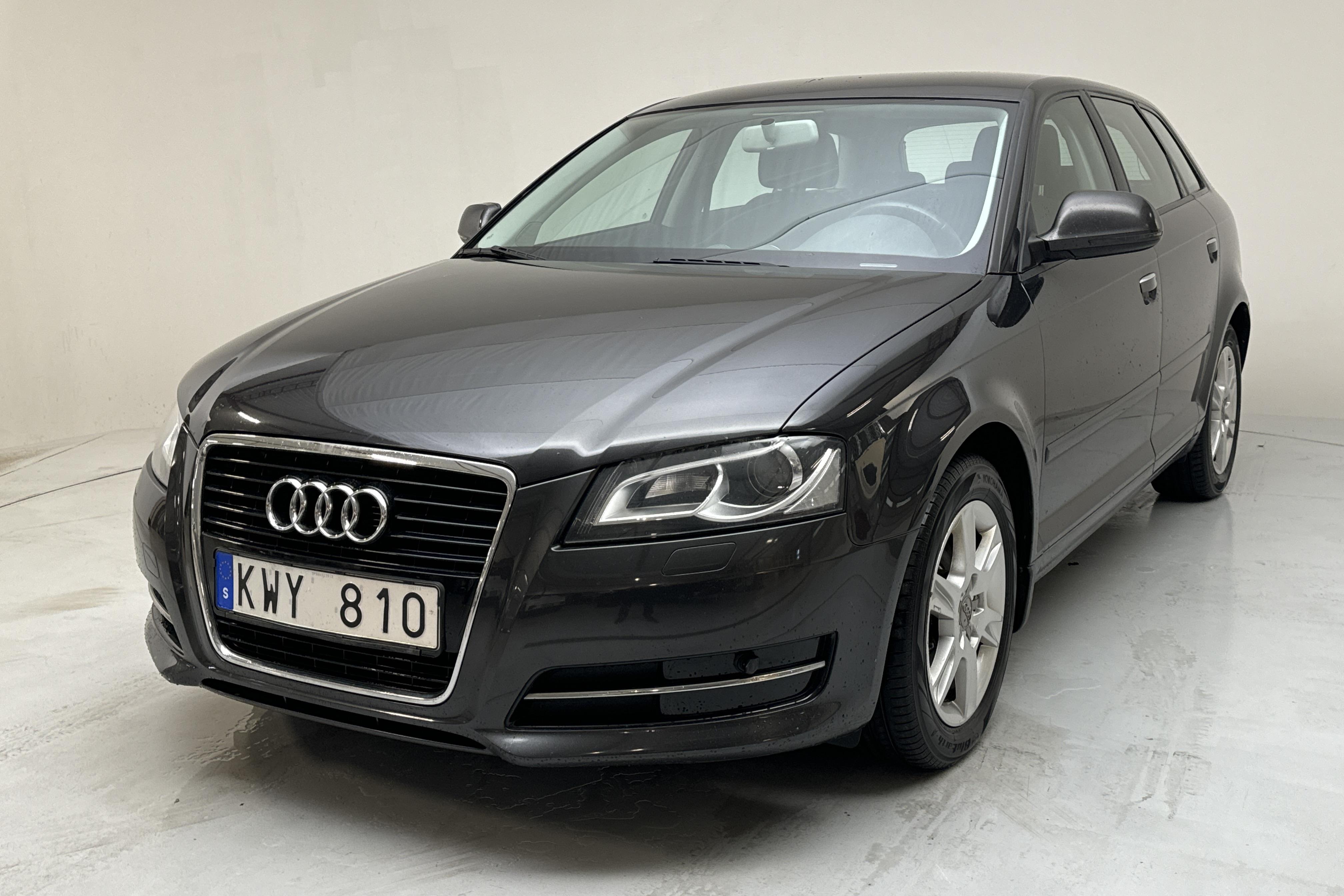 Audi A3 1.6 TDI Sportback (105hk) - 198 140 km - Manual - gray - 2011