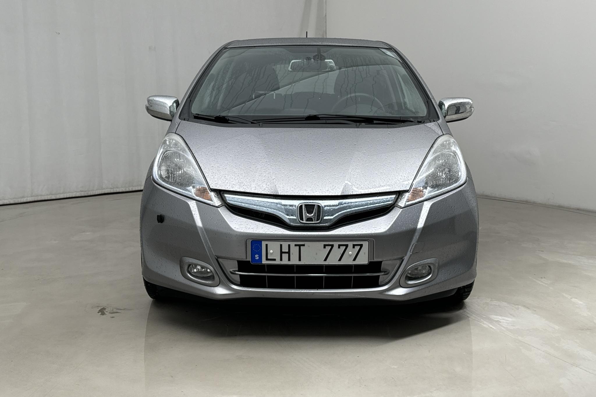 Honda Jazz 1.3 hybrid (88hk) - 134 390 km - Automaatne - hõbe - 2012