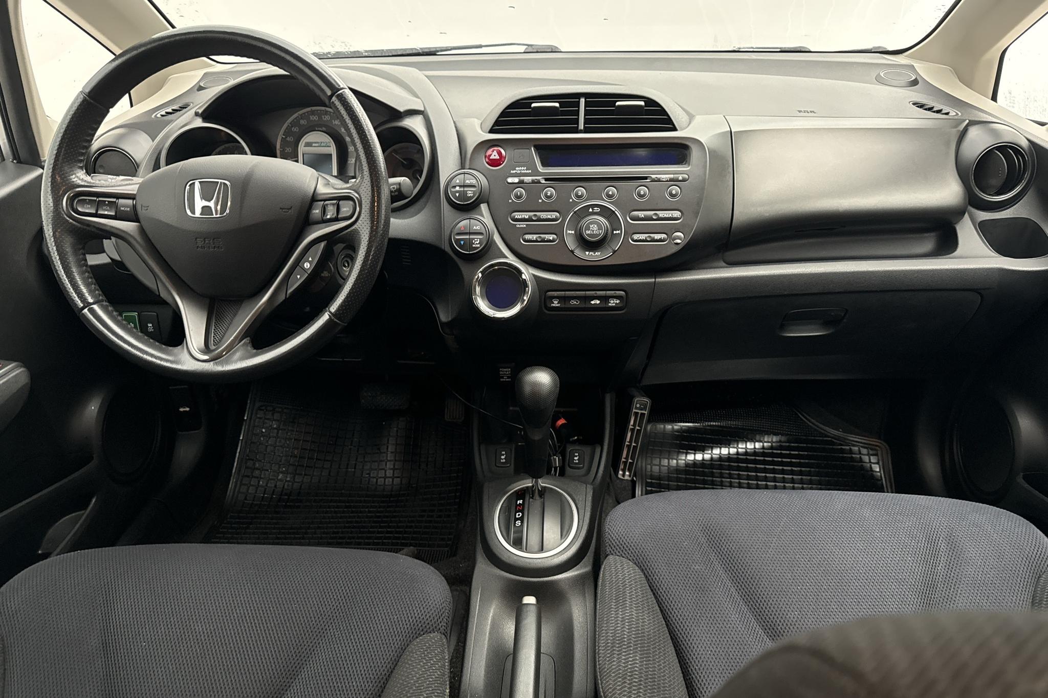 Honda Jazz 1.3 hybrid (88hk) - 134 390 km - Automaatne - hõbe - 2012