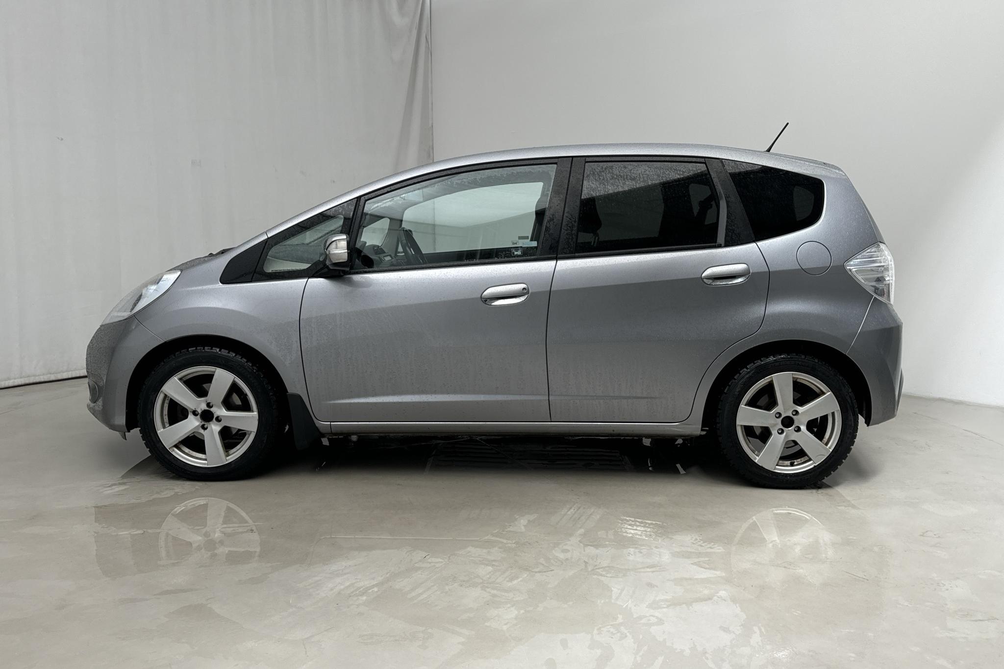 Honda Jazz 1.3 hybrid (88hk) - 13 439 mil - Automat - silver - 2012