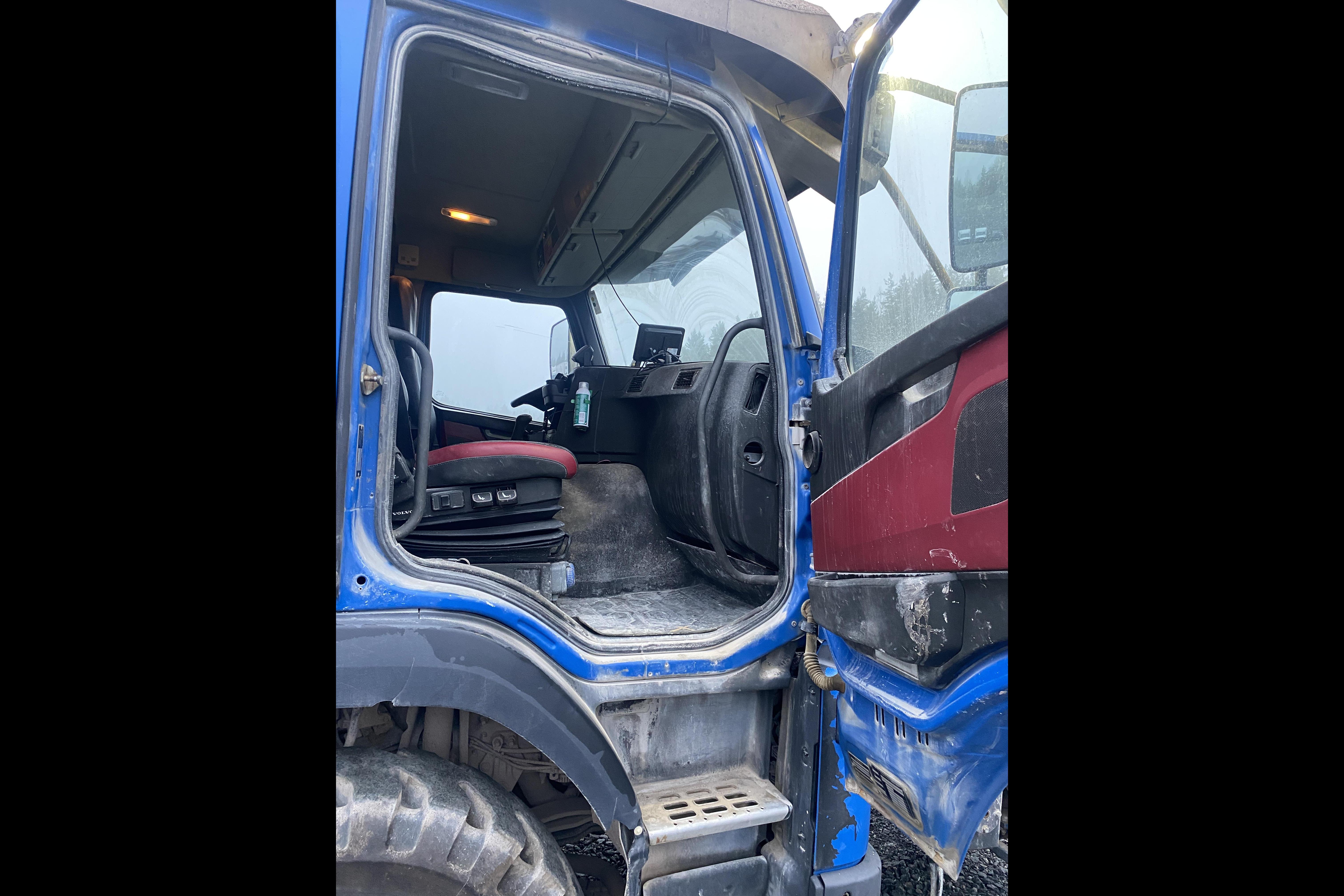 VOLVO FMX, betongspruta - 31 778 km - Manuell