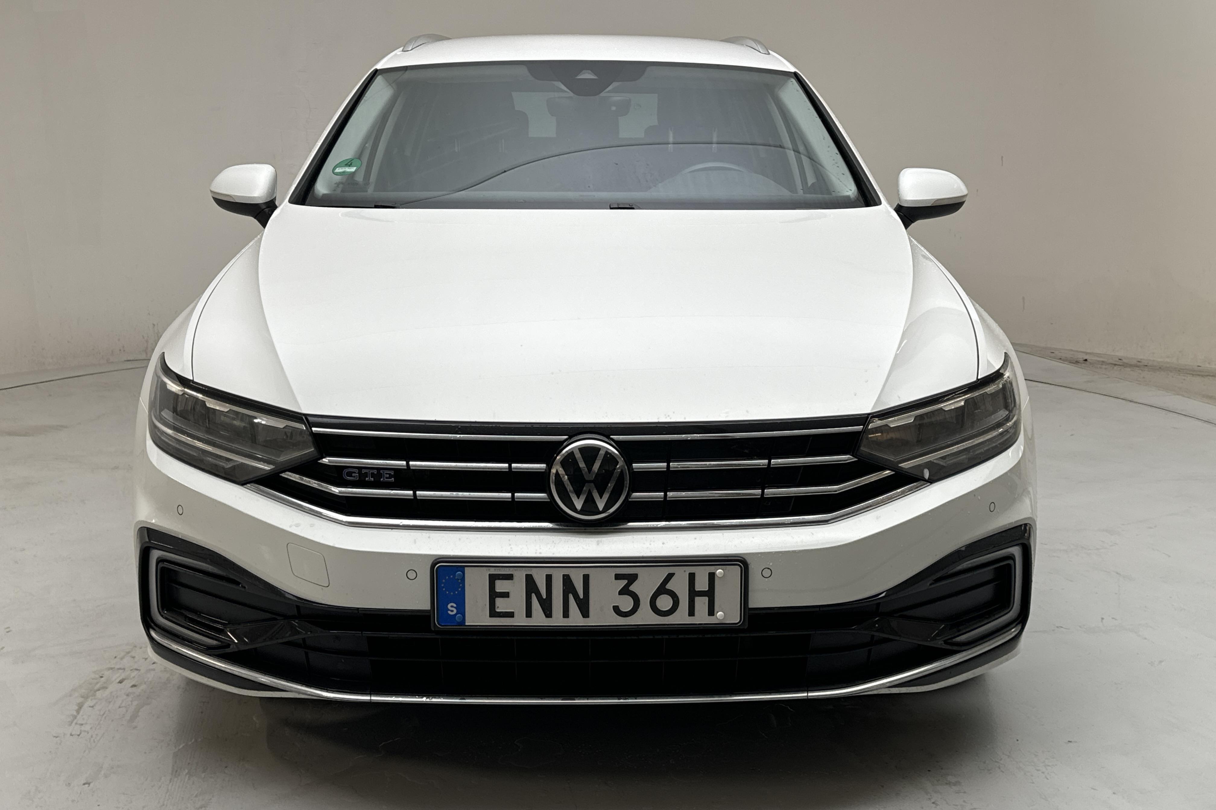 VW Passat 1.4 GTE Sportscombi (218hk) - 13 297 mil - Automat - vit - 2021