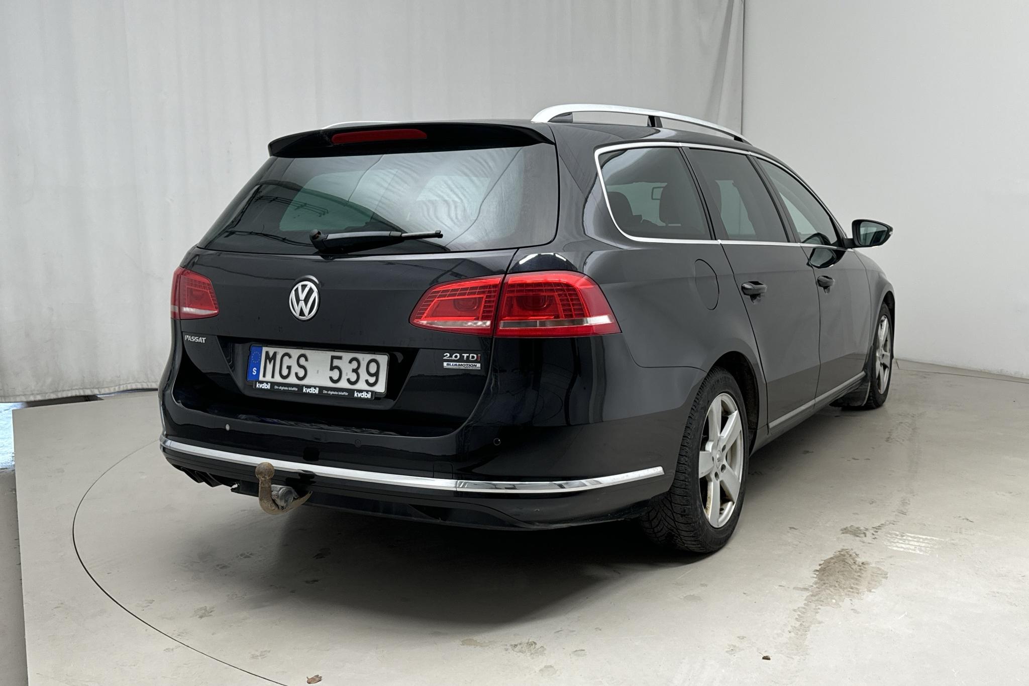 VW Passat 2.0 TDI BlueMotion Technology Variant (170hk) - 25 287 mil - Automat - svart - 2012